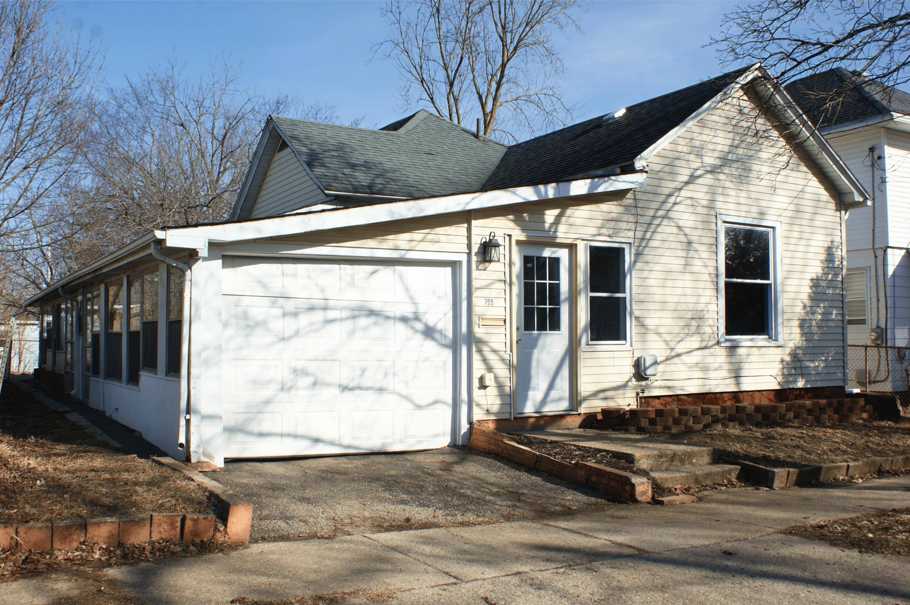 Jackson, MI 49202,709 Bennett Street