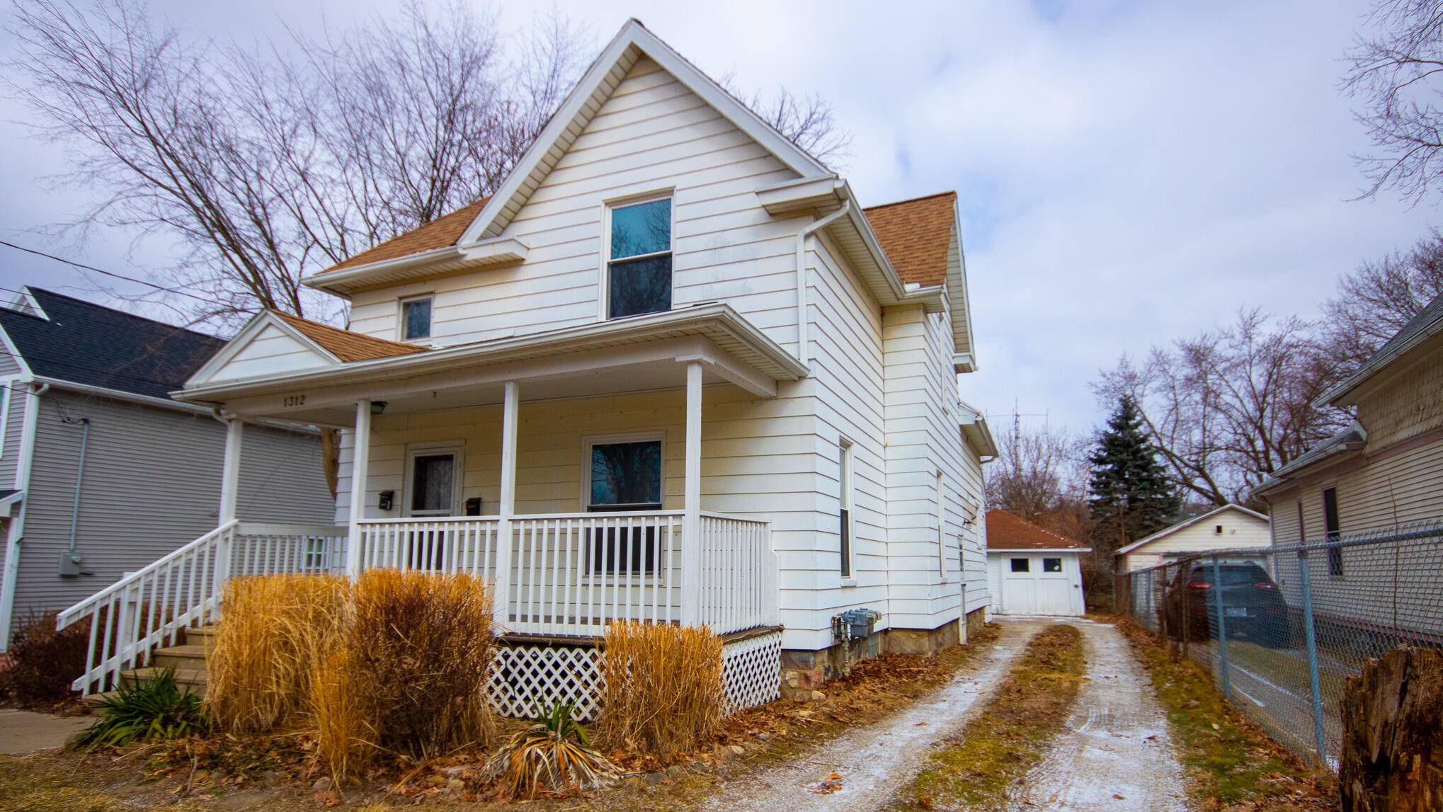 Jackson, MI 49201,1312 E Ganson Street