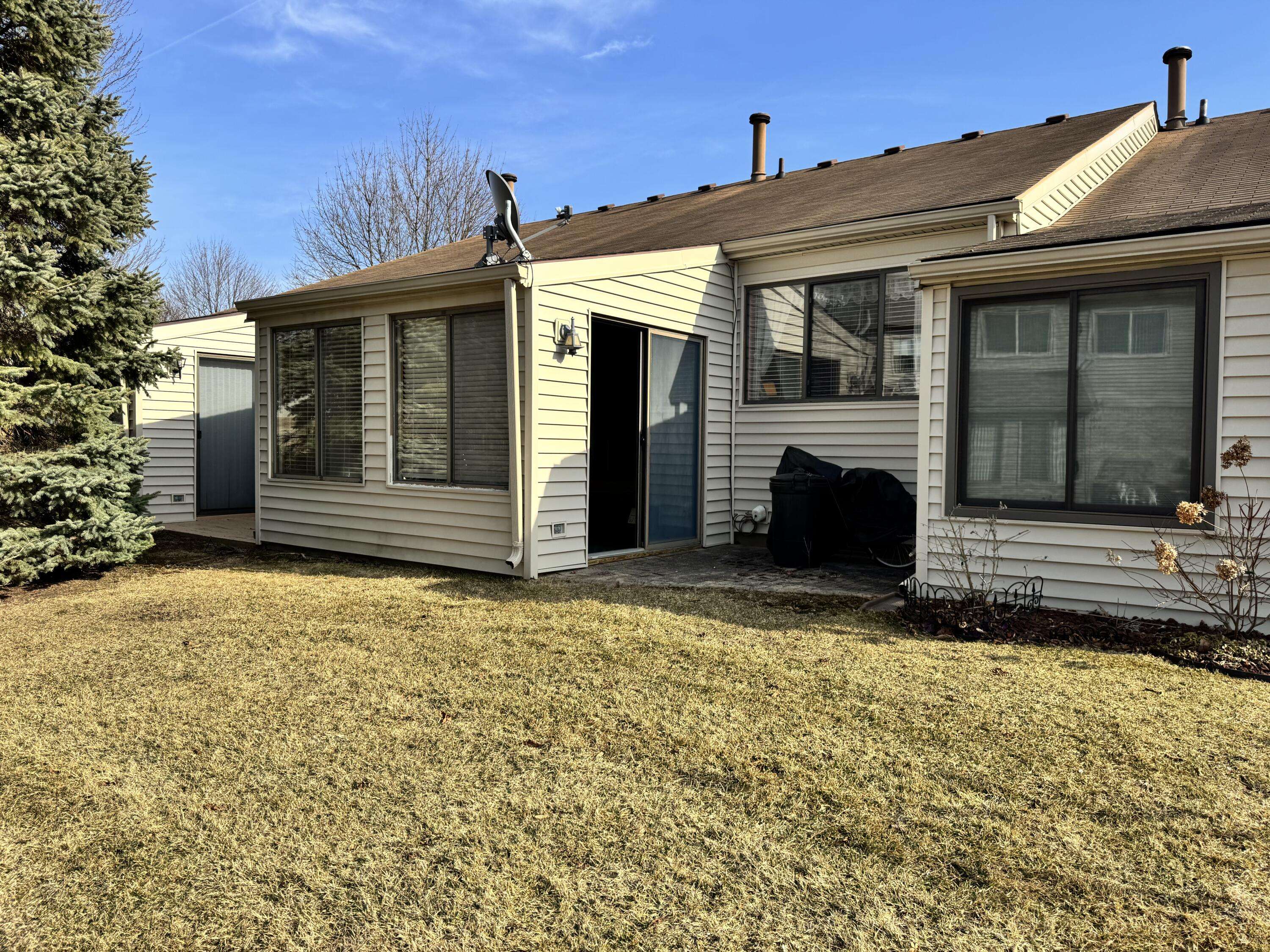 South Lyon, MI 48178,61962 Yorktown #5