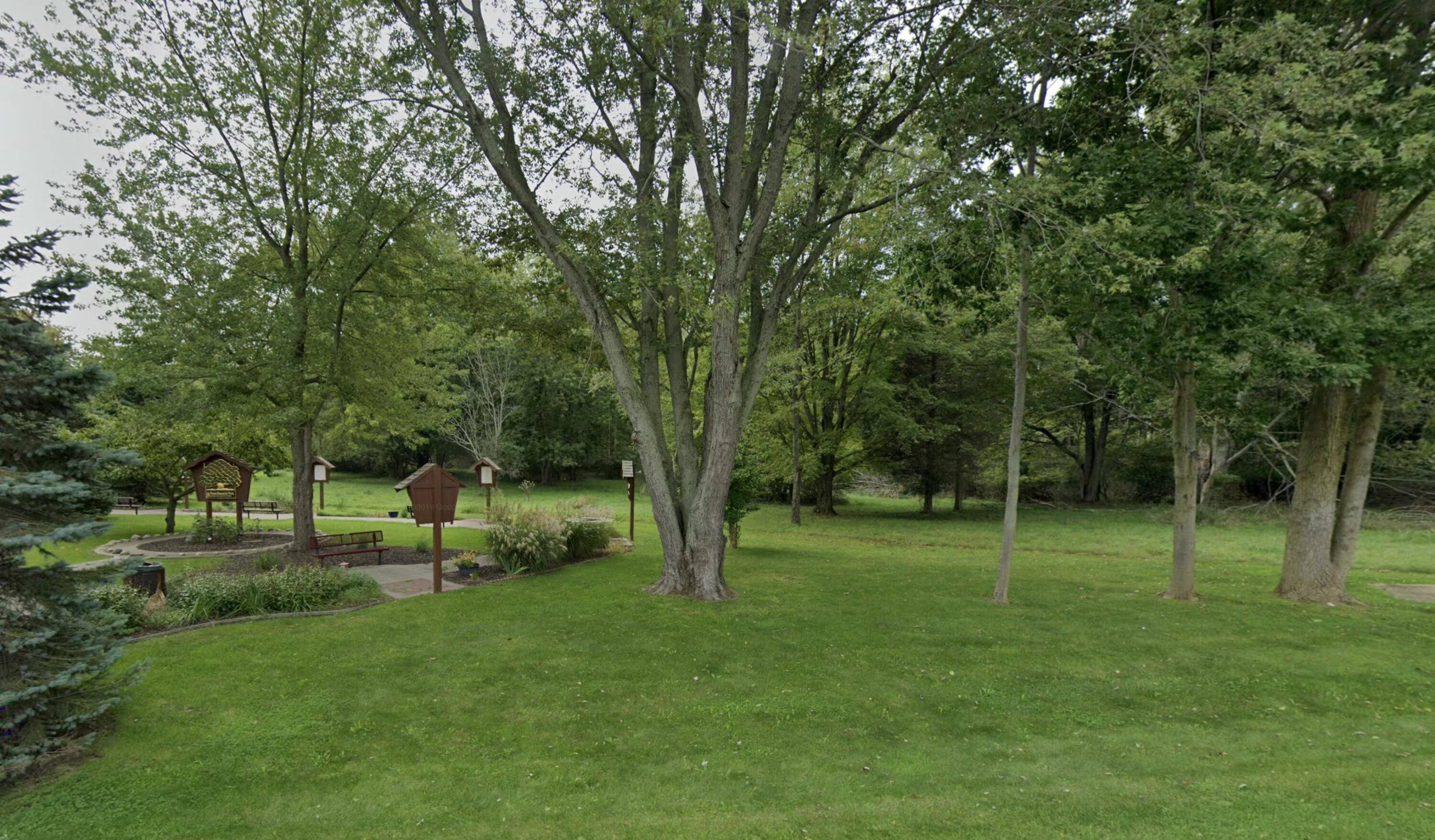 Douglas, MI 49406,319 Beachwood Way #15