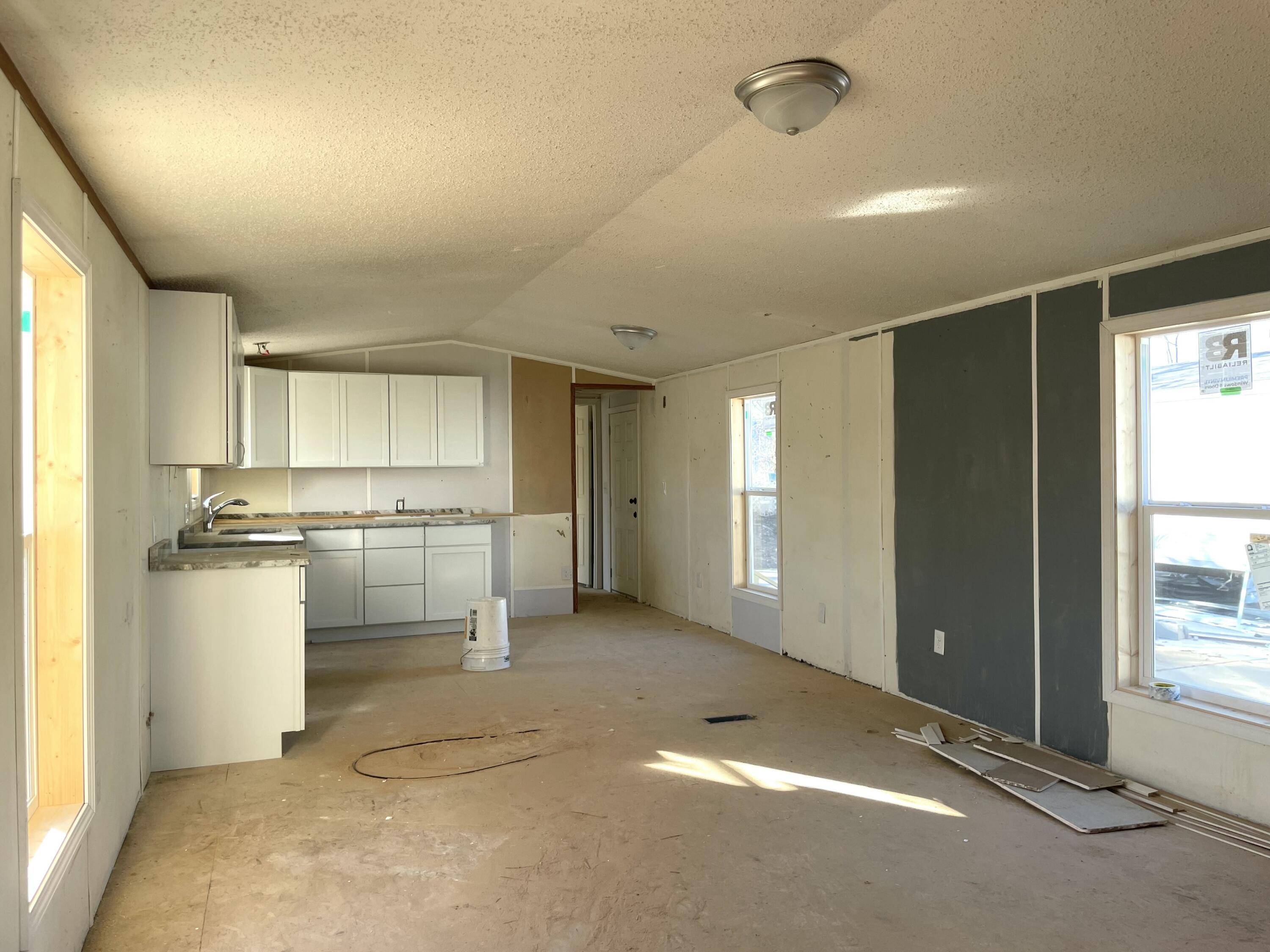 Trenton, MI 48183,3936 W Jefferson Avenue