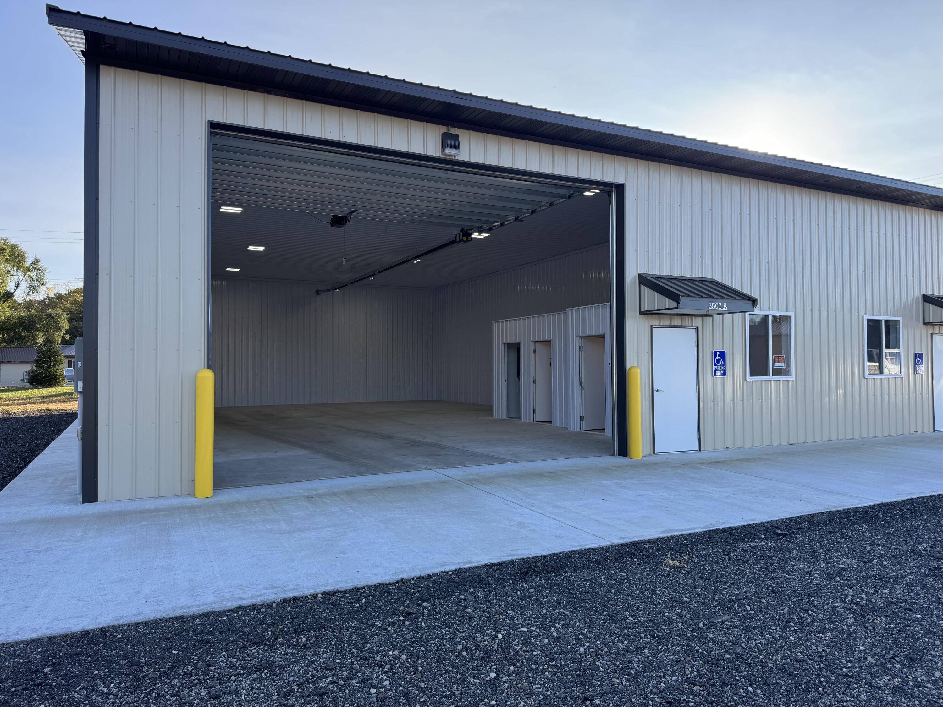 Allegan, MI 49010,3507 Babylon Road #A & B