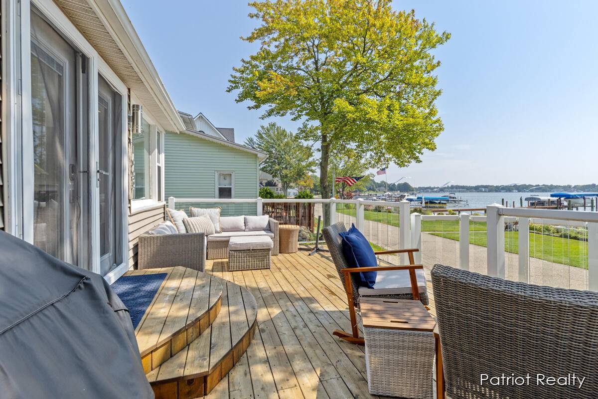 Spring Lake, MI 49456,16631 Lakeview Street