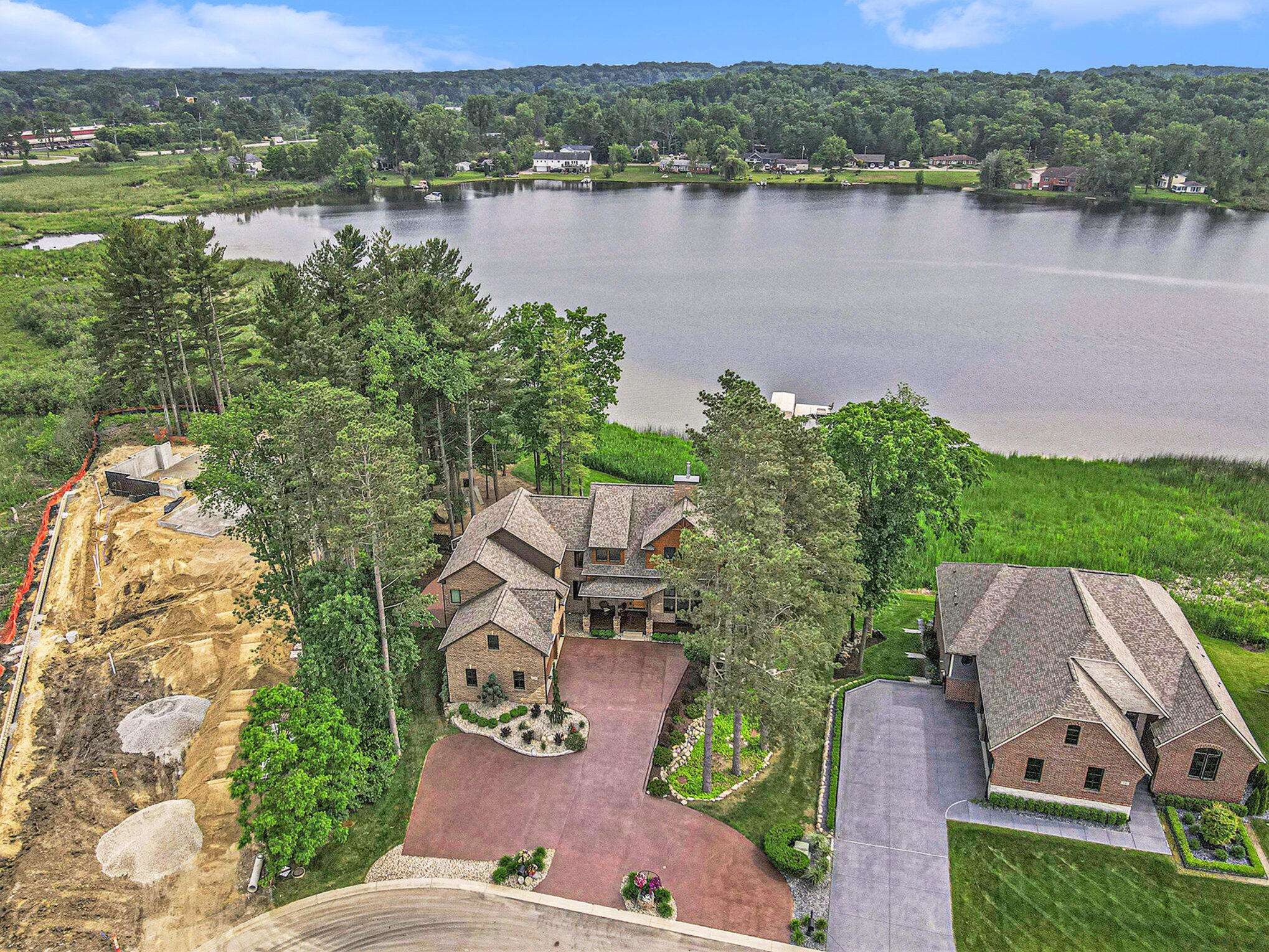Brighton, MI 48114,9796 Lake Edge Drive