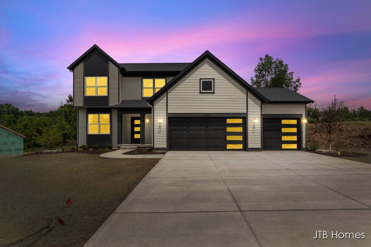 Caledonia, MI 49316,5899 Valley Point SE Drive