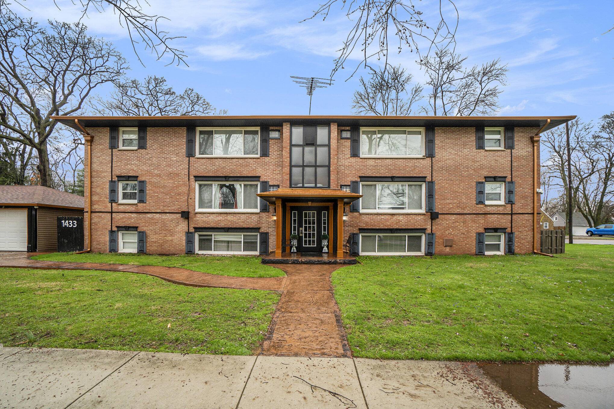 Kalamazoo, MI 49001,1433 Lakeway Avenue #5