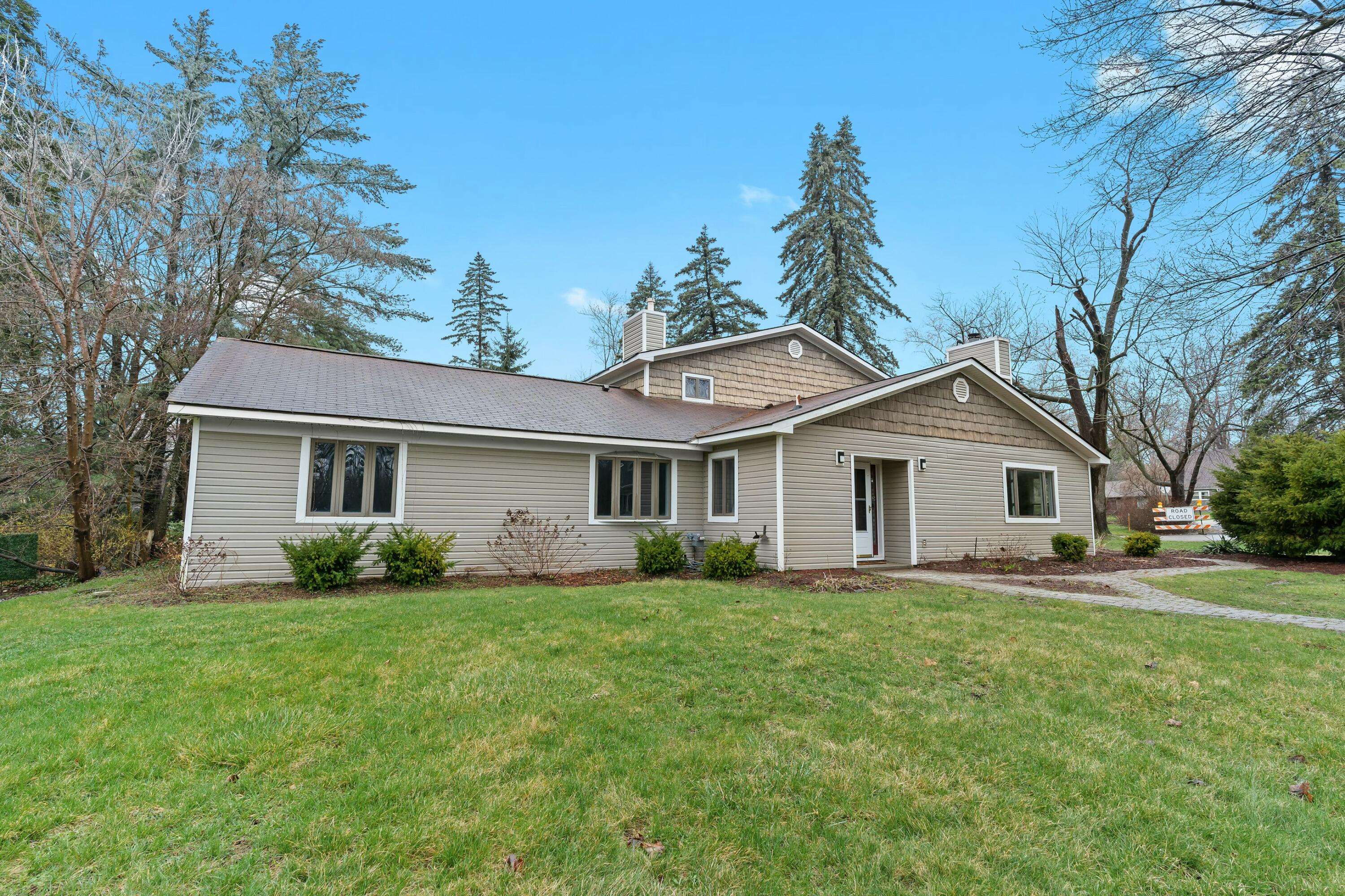 Bloomfield Hills, MI 48302,2128 Somerset Road