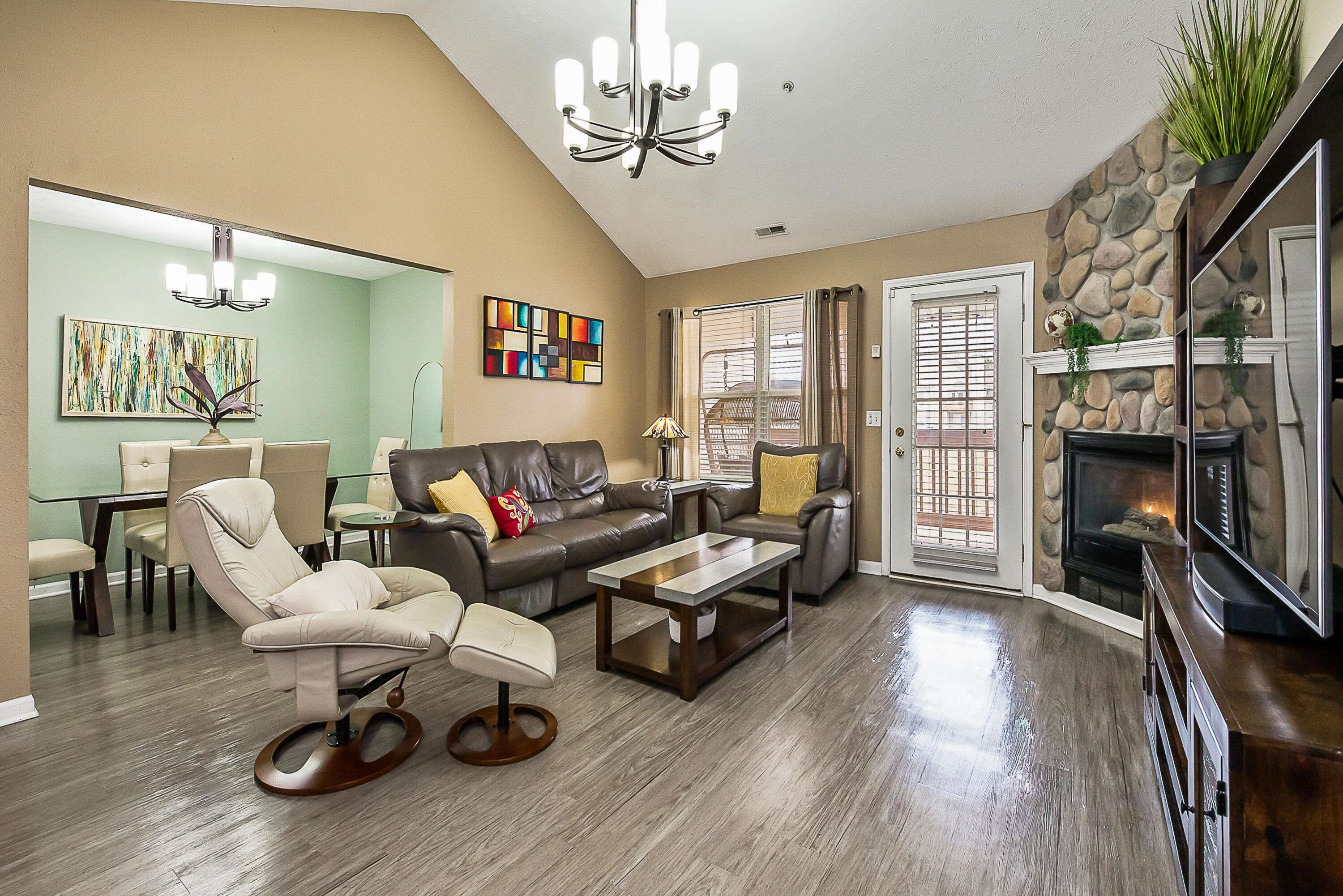 Ann Arbor, MI 48108,1550 Oakfield Drive