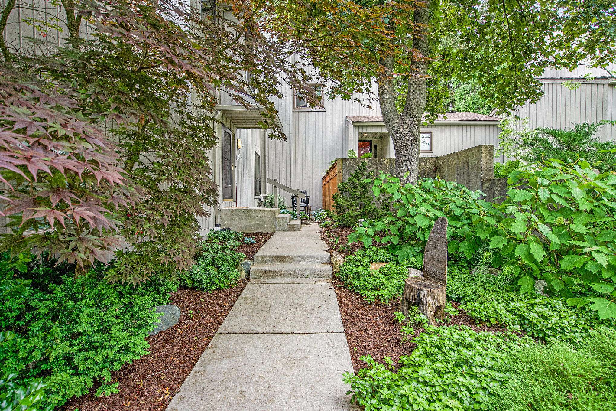 Ann Arbor, MI 48103,2174 Overlook Court