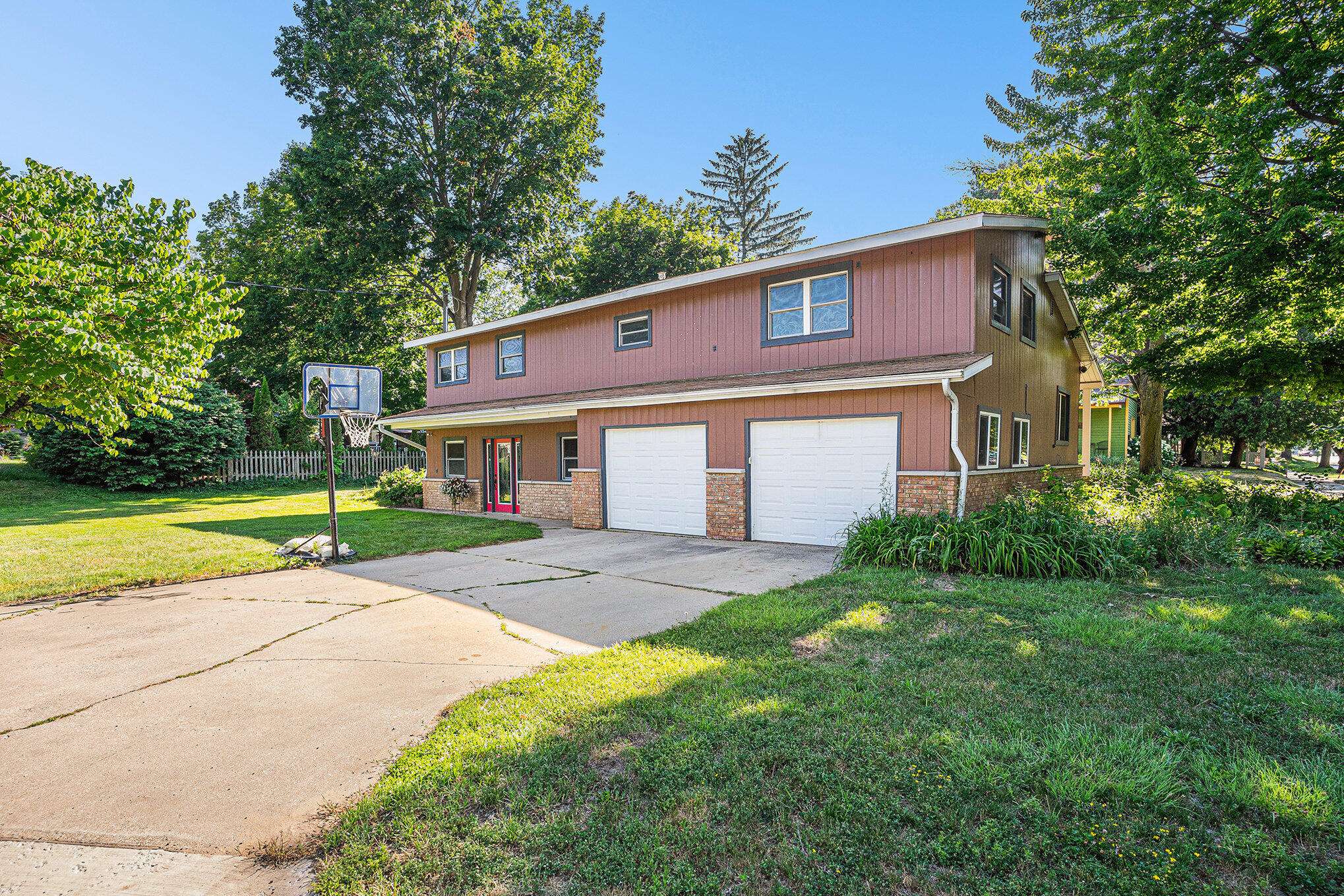 South Haven, MI 49090,748 Green Street