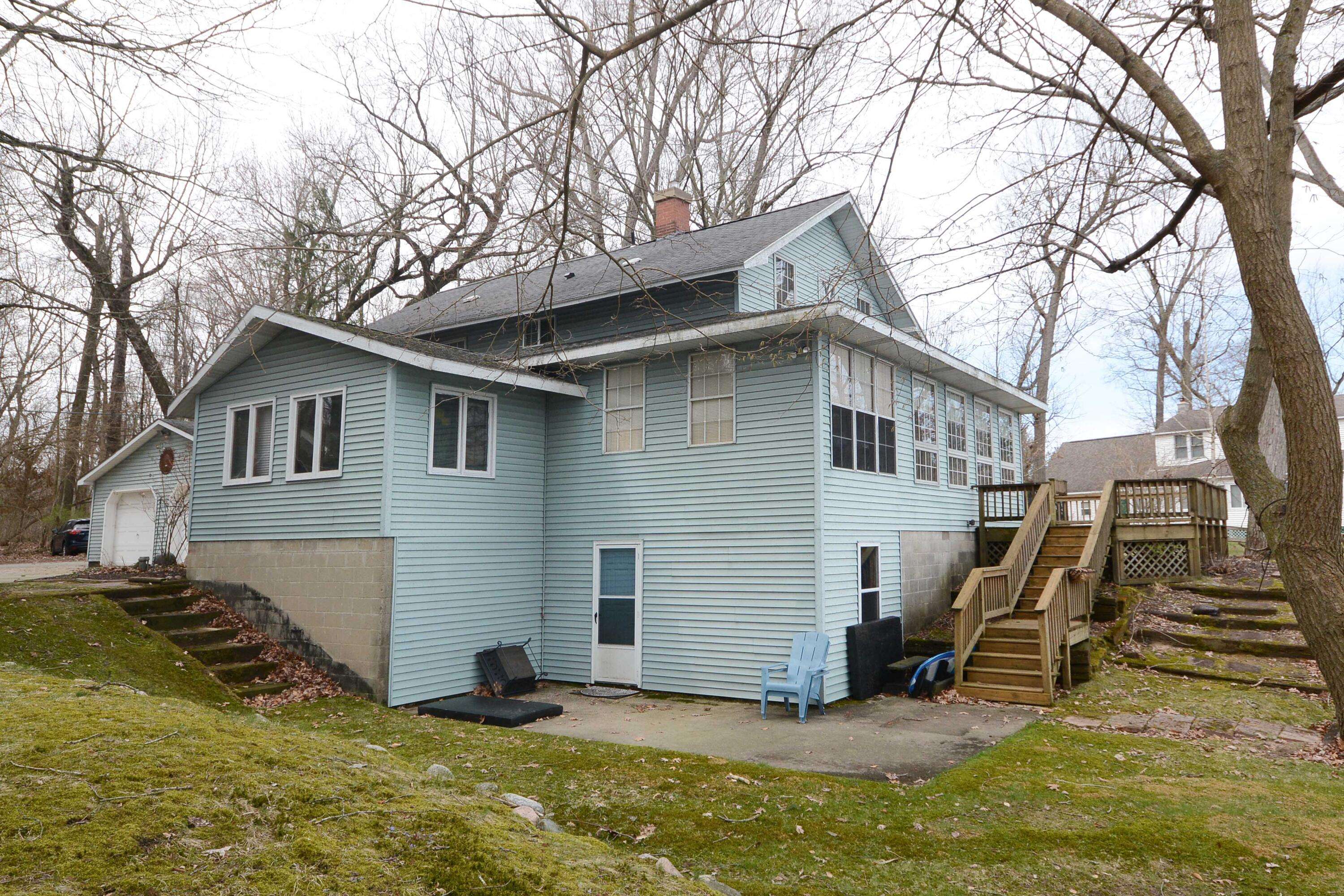 Paw Paw, MI 49079,44850 Woodman Drive