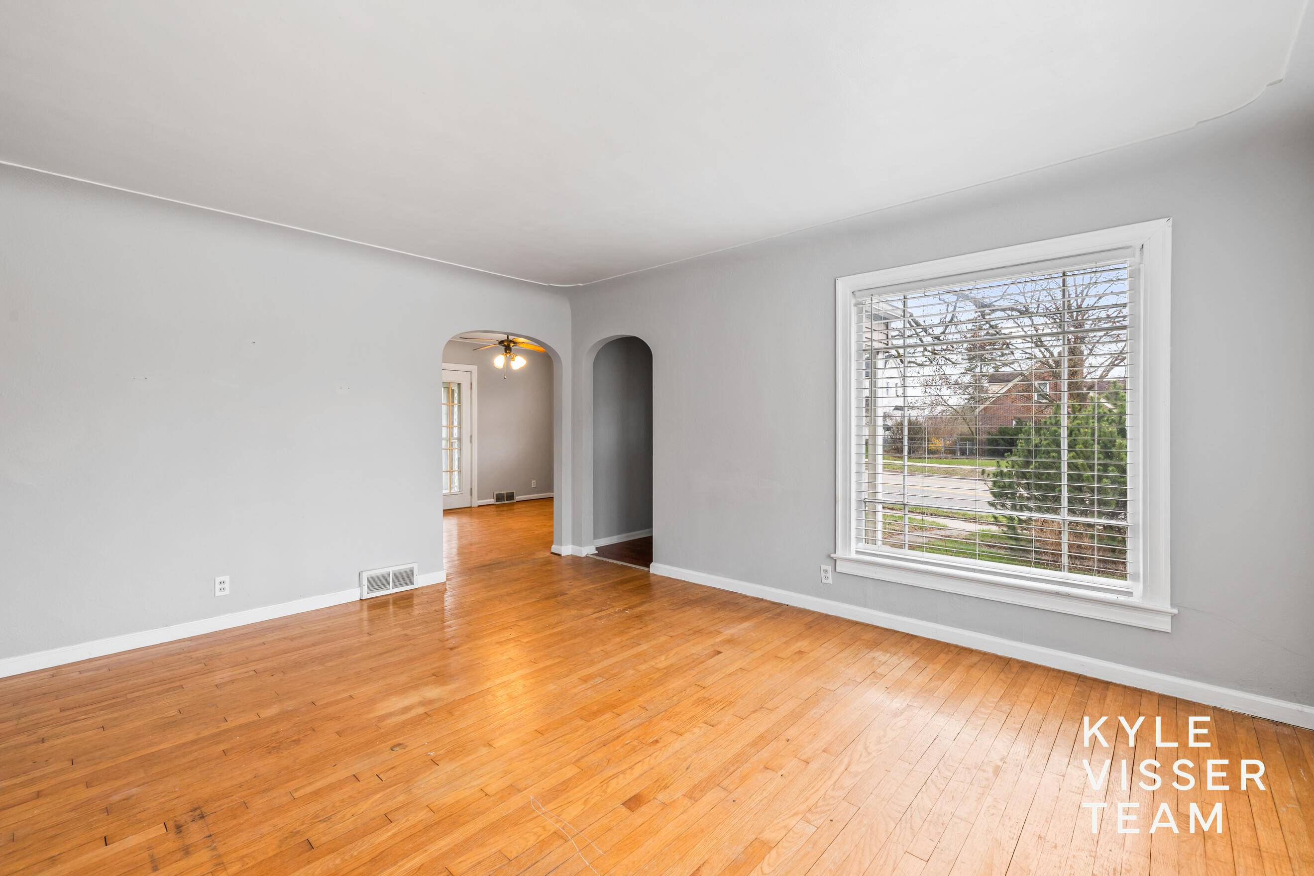 Grand Rapids, MI 49507,1543 Burton SE Street