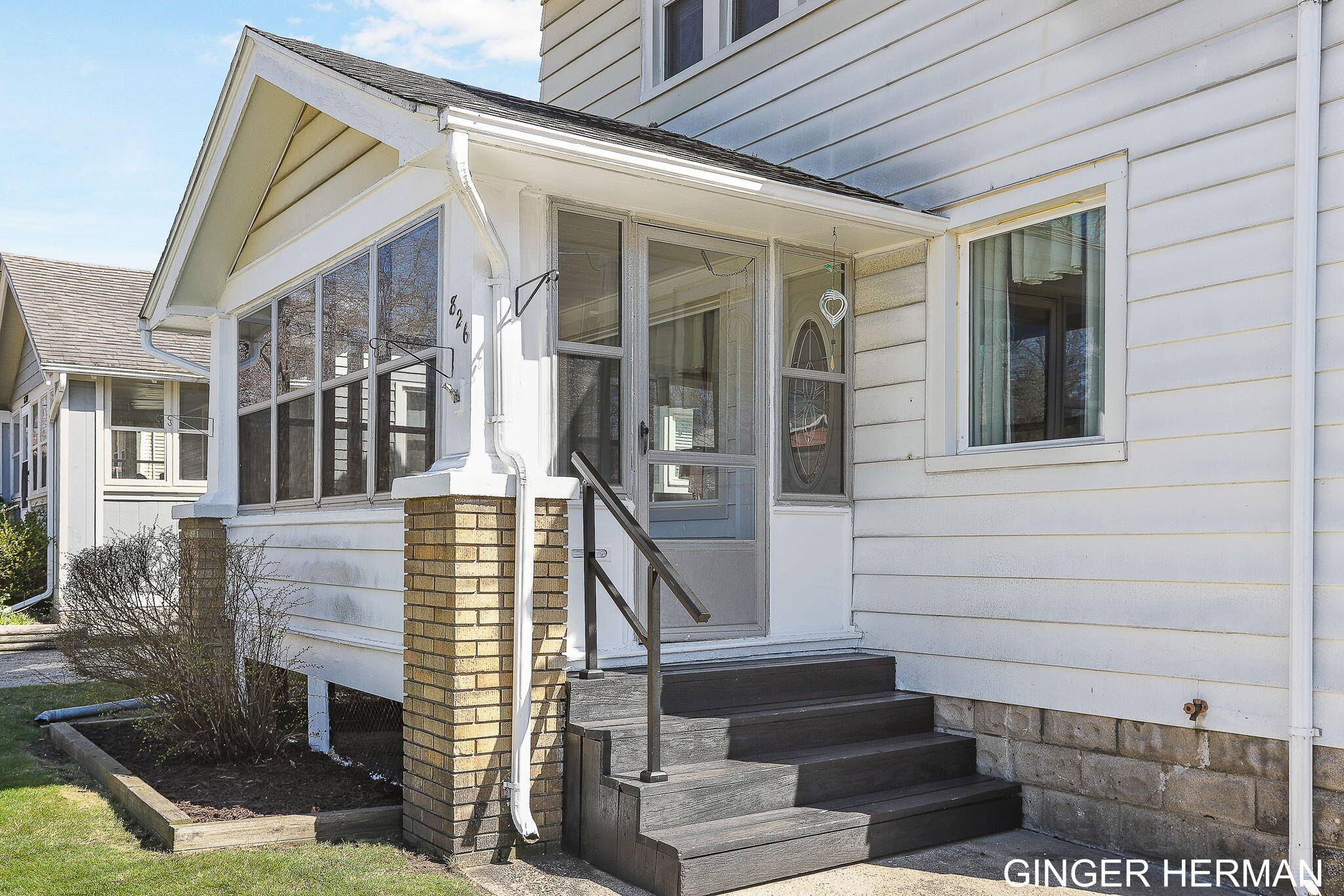 Grand Rapids, MI 49507,826 Elliott SE Street