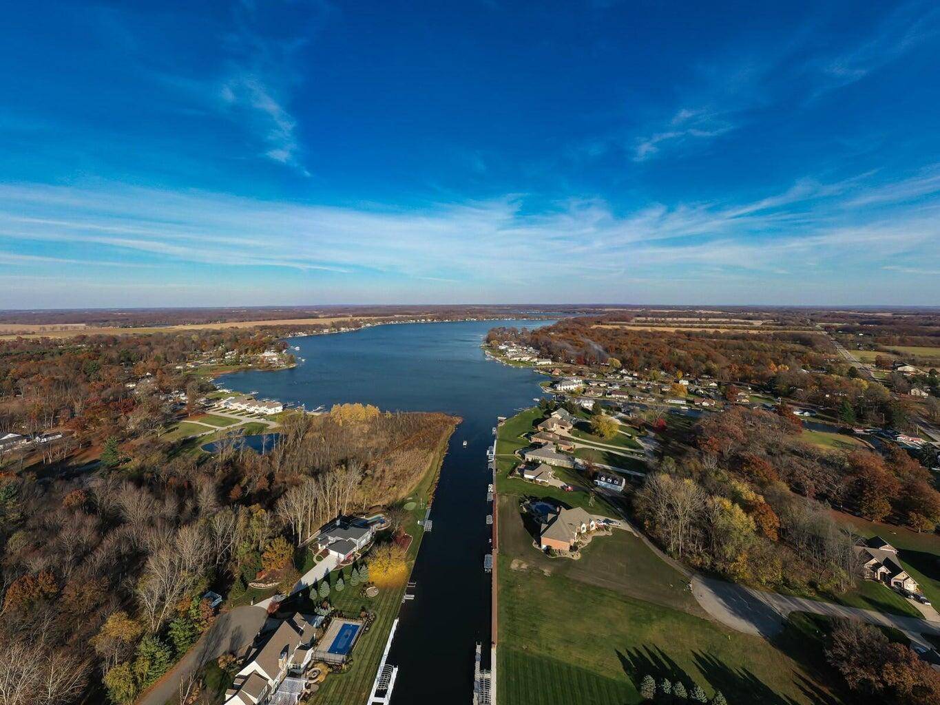 Edwardsburg, MI 49112,69050 Island Drive