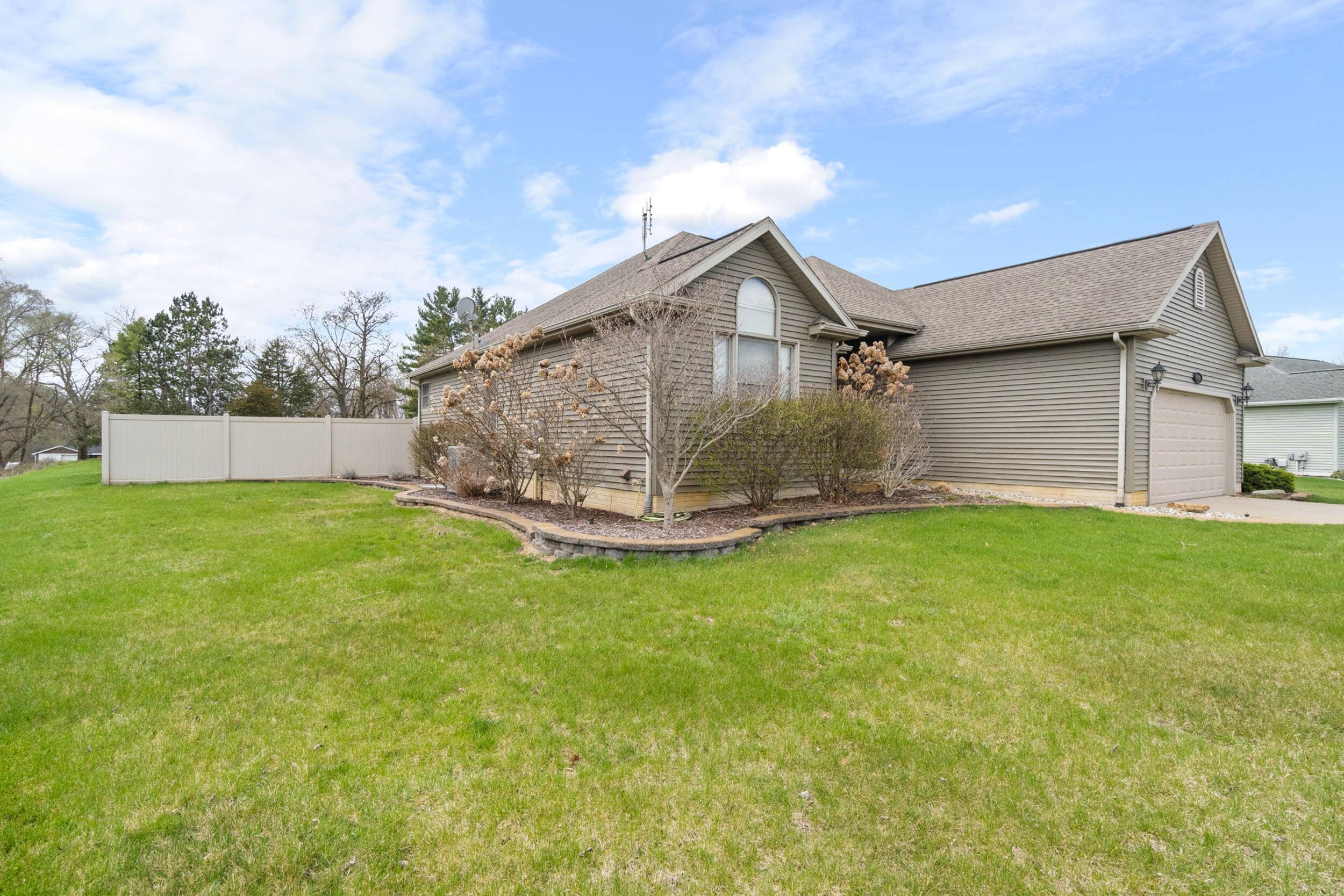 Jackson, MI 49203,4030 Kingston Court