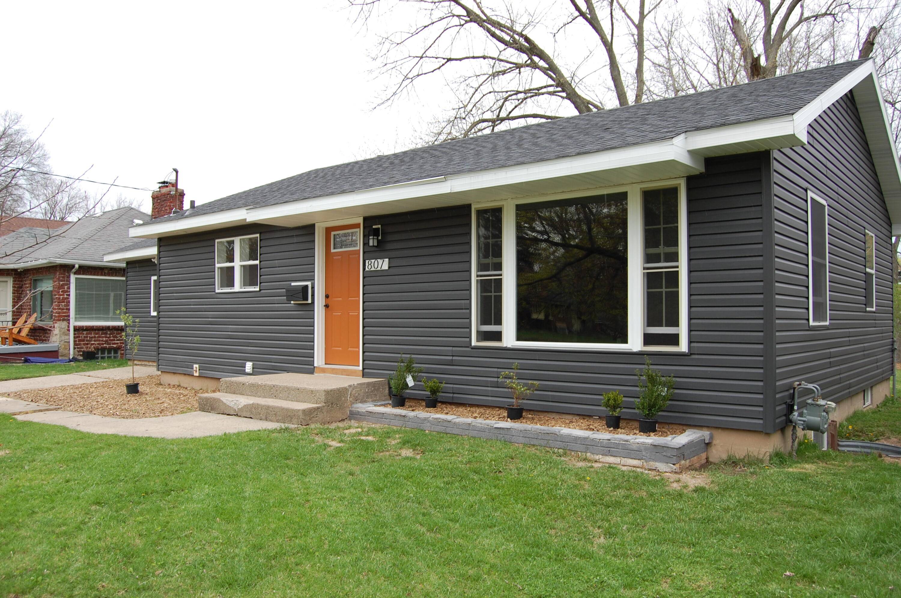 Grand Rapids, MI 49504,1807 Leonard NW Street