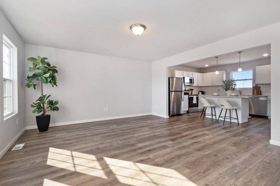 Holland, MI 49424,13807 Oasis Avenue