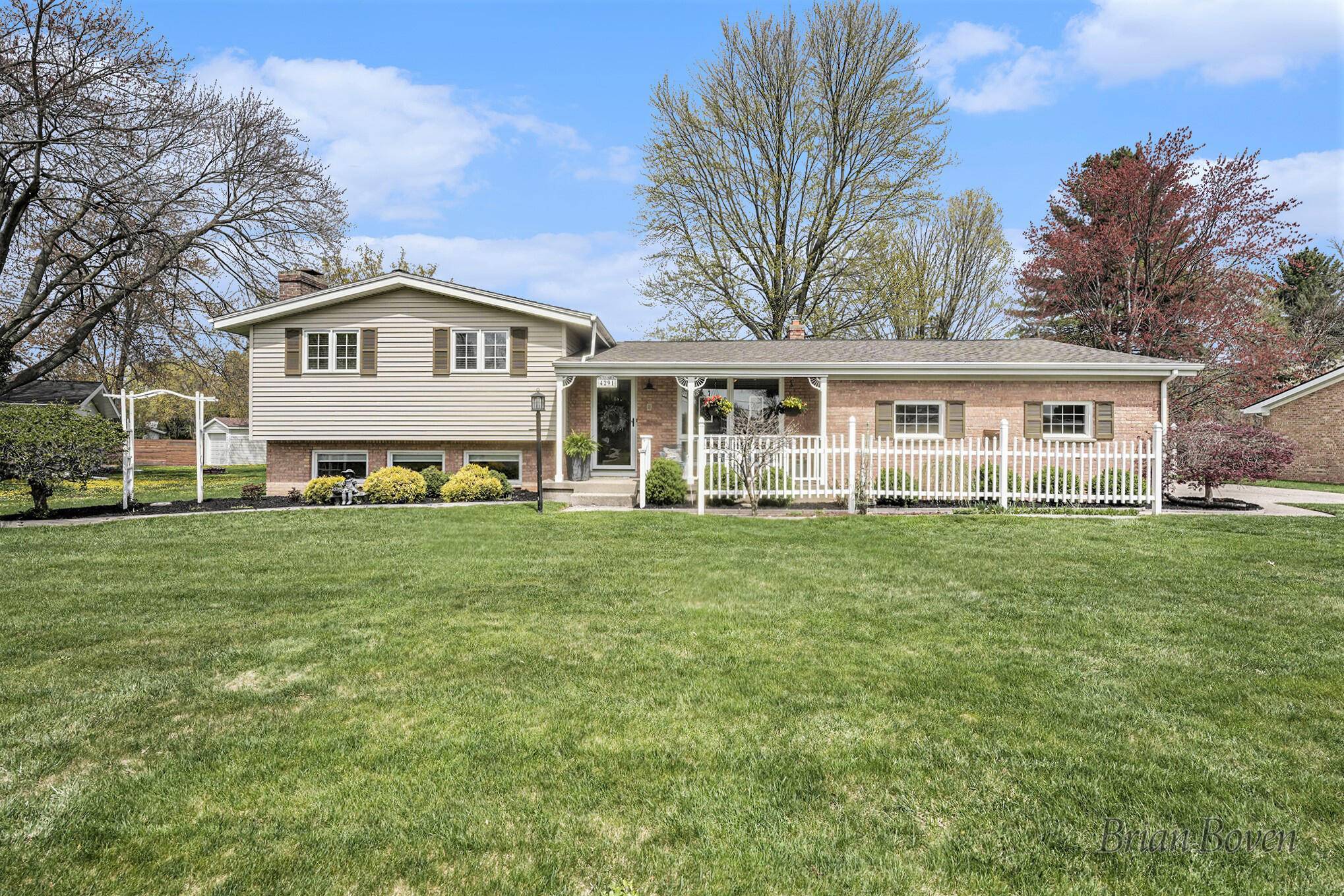 Grand Rapids, MI 49546,4291 Castle SE Drive