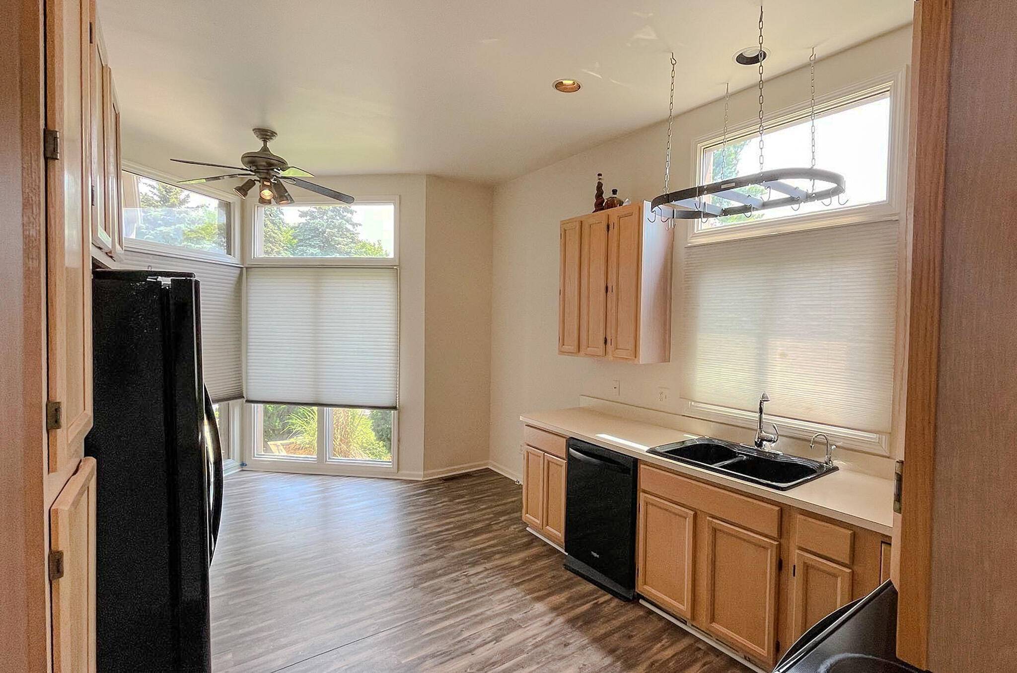 Farmington Hills, MI 48334,29603 N Meadowridge