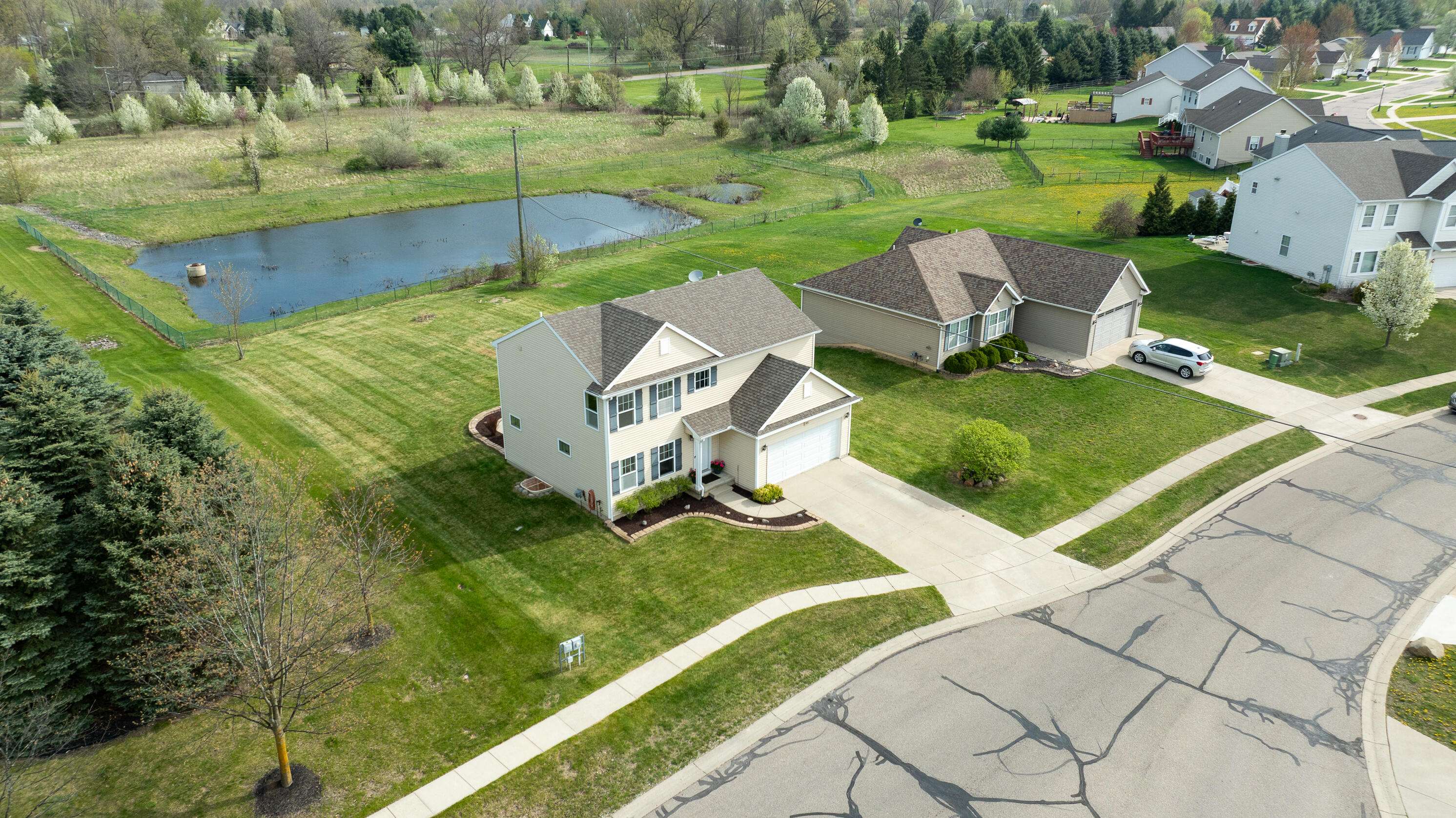 Howell, MI 48855,3411 Amber Oaks Drive