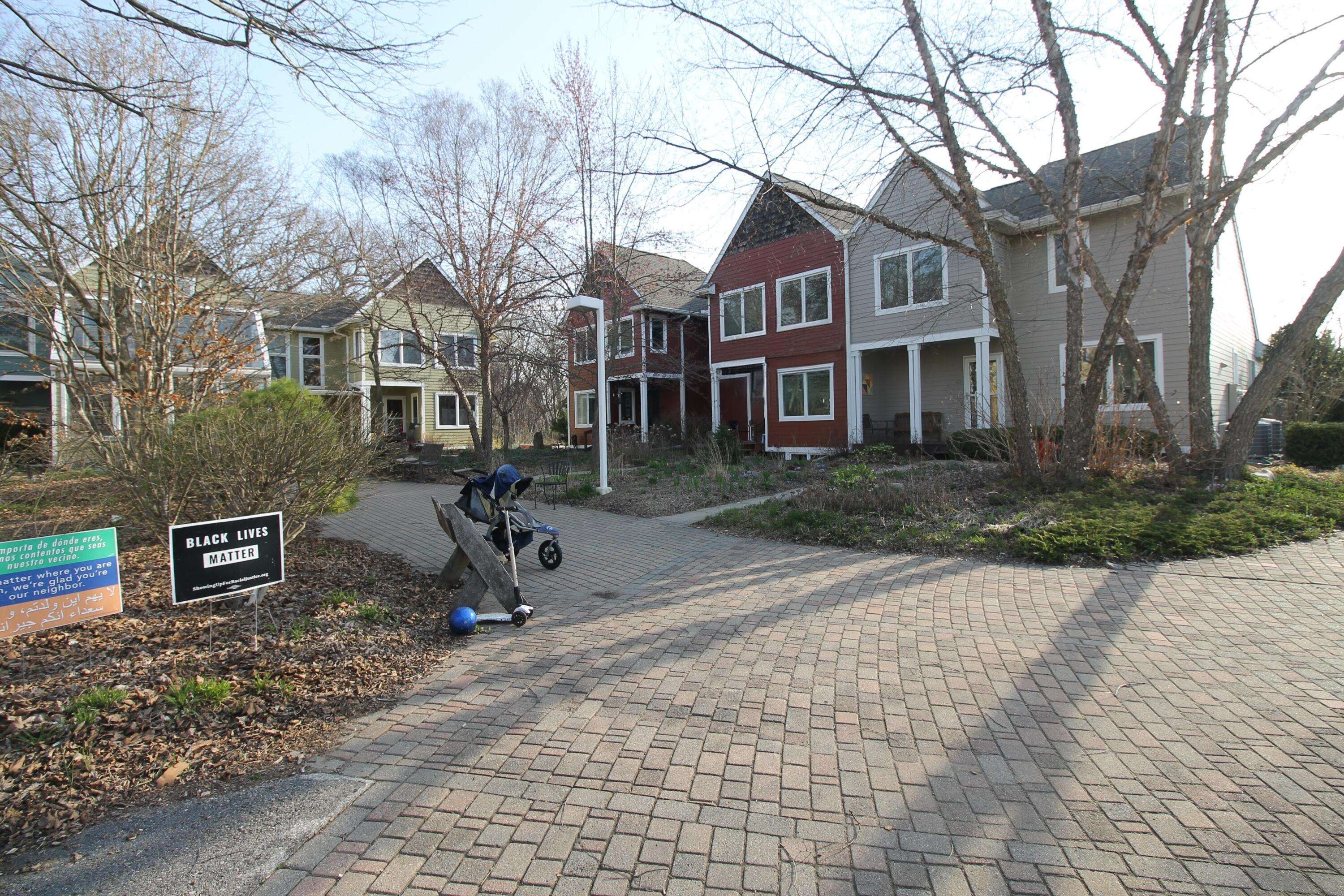 Ann Arbor, MI 48103,424 Little Lake Drive #40