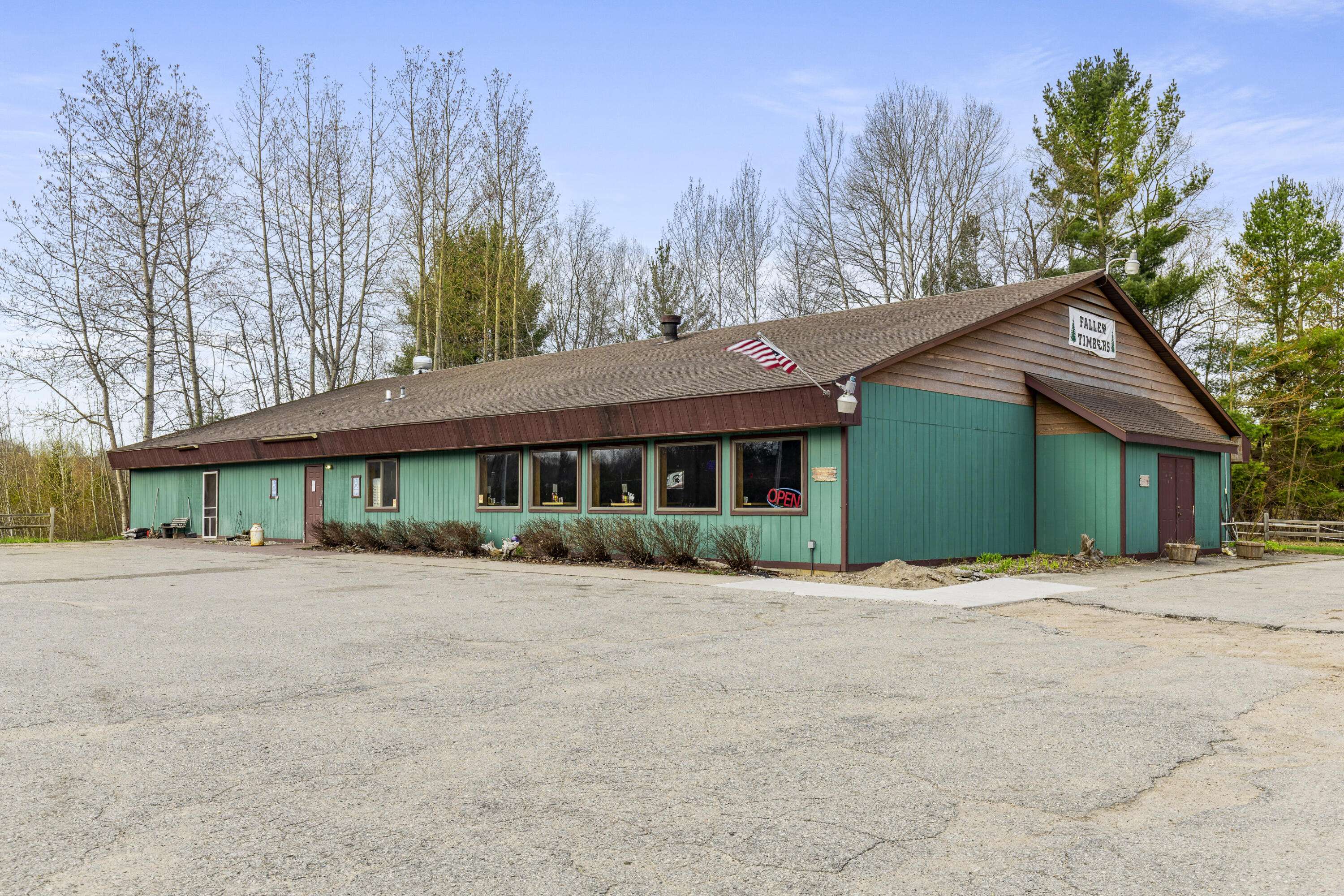 Beulah, MI 49617,13901 Honor Hwy Highway