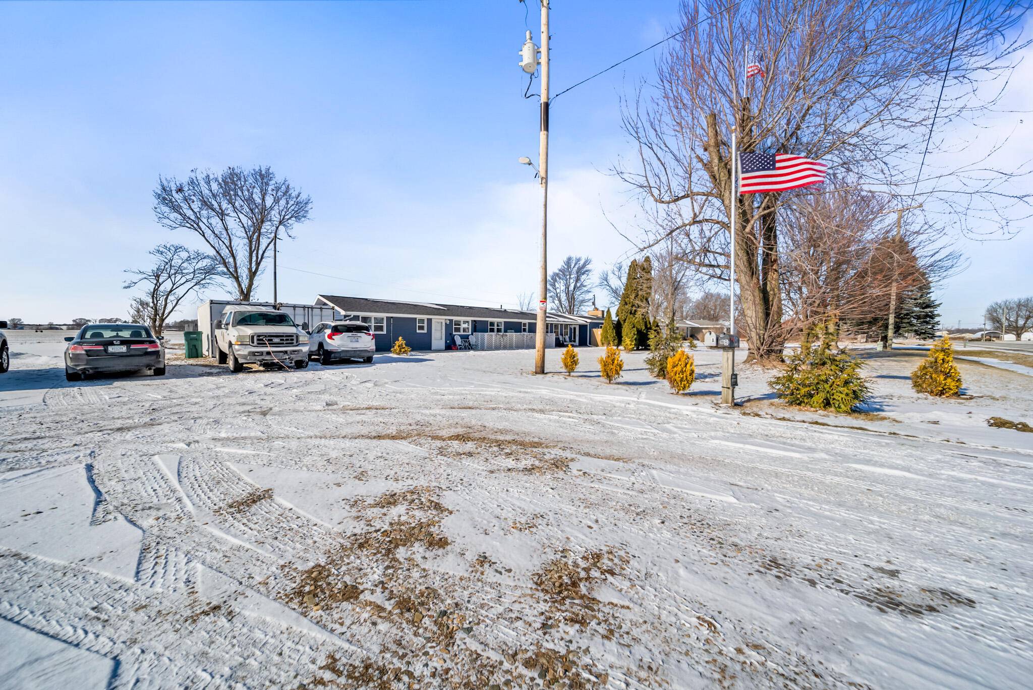 White Pigeon, MI 49099,70118 US-131