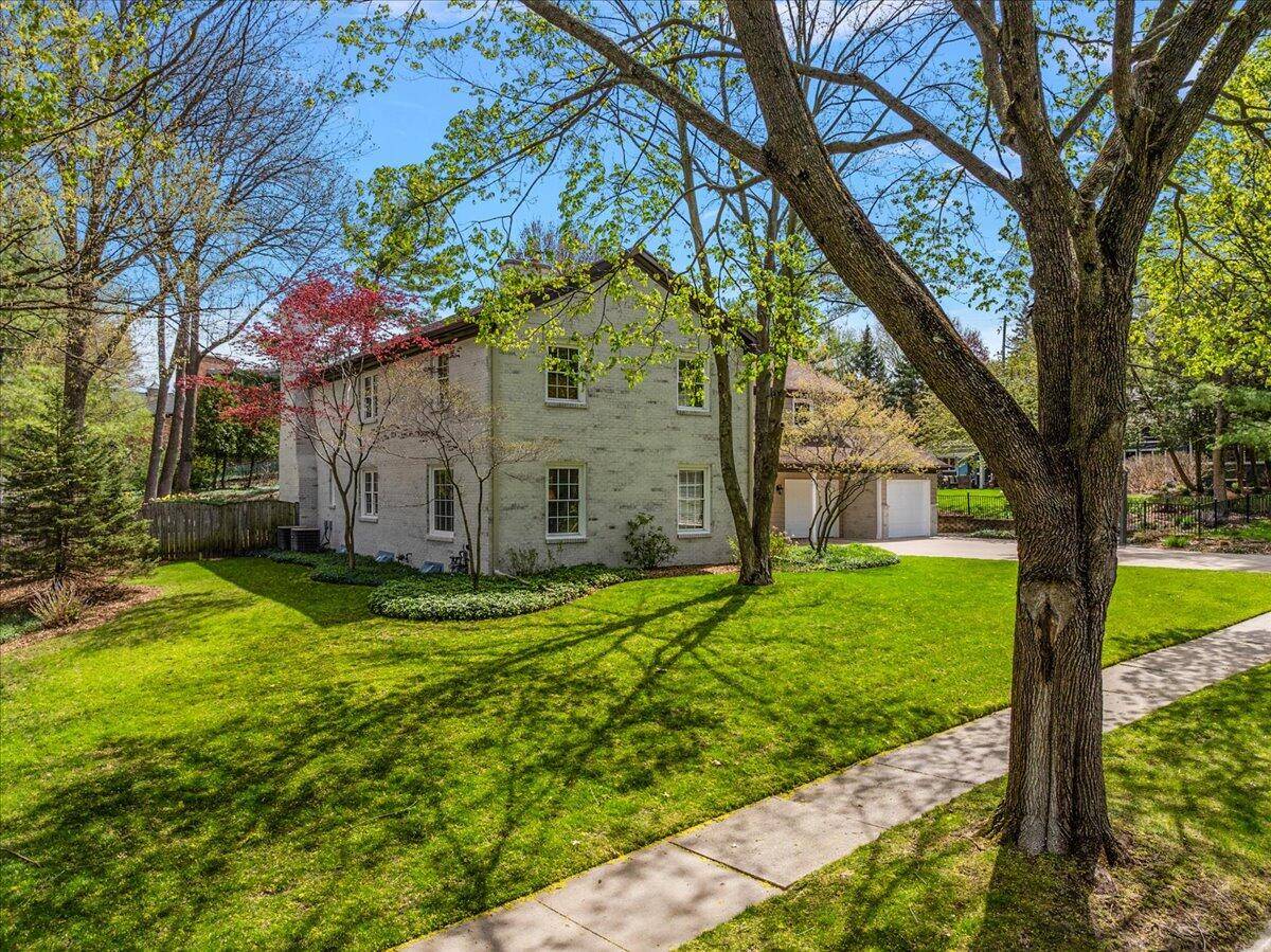 Grand Rapids, MI 49506,2320 Shawnee SE Drive