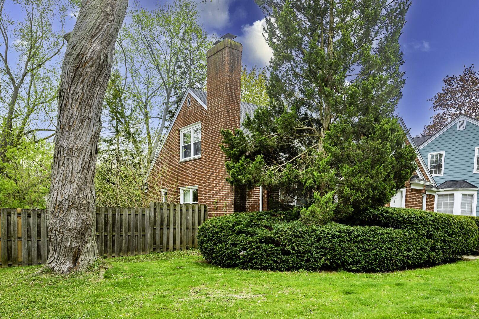 Ann Arbor, MI 48104,1616 Morton Avenue