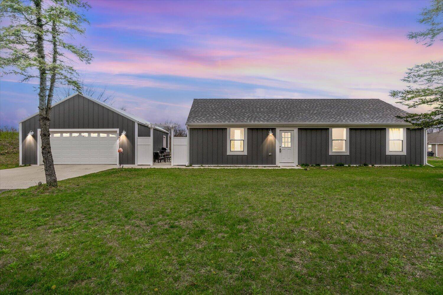 Lawton, MI 49065,23174 County Road 354