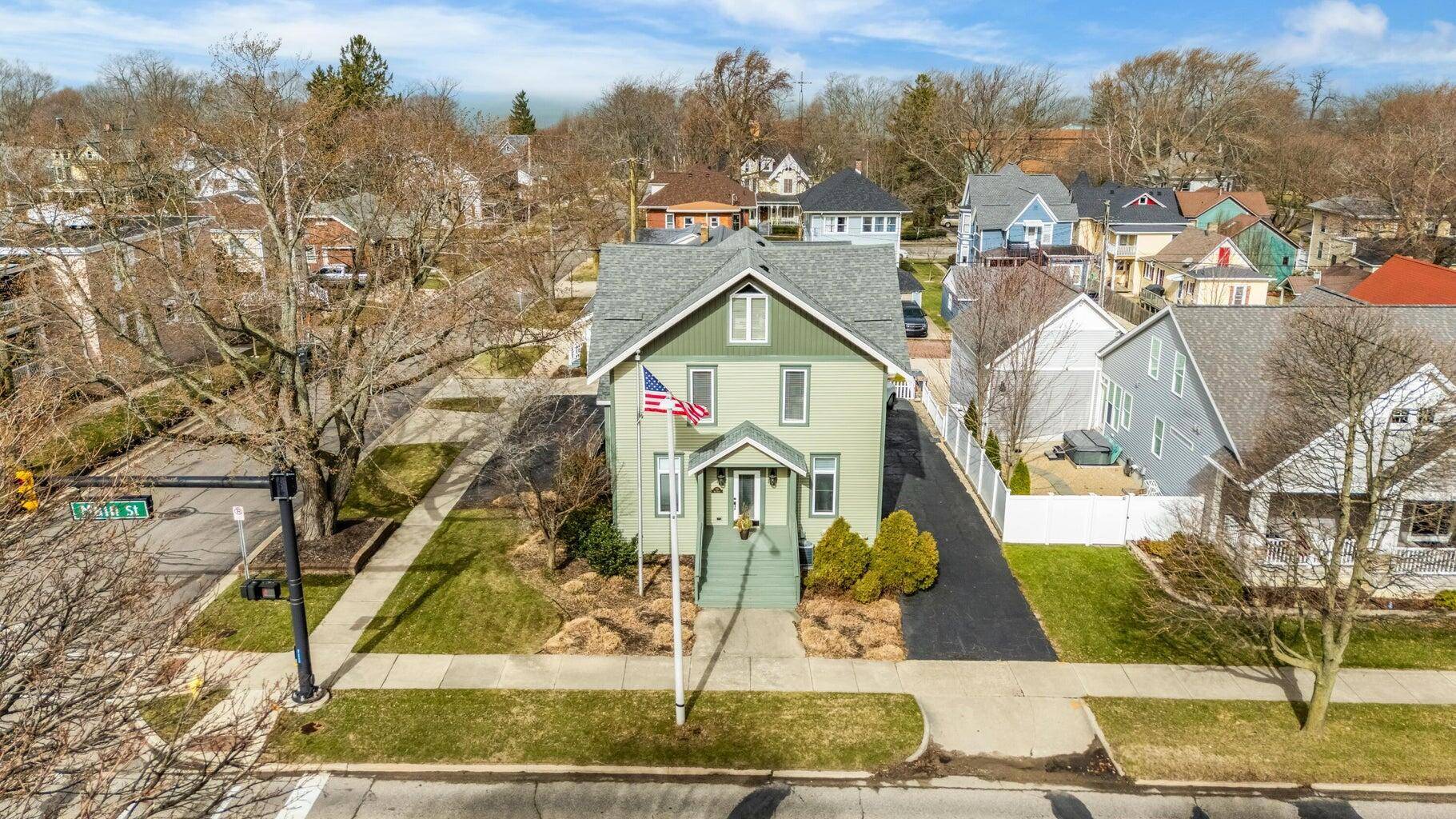 St. Joseph, MI 49085,720 Main Street #1