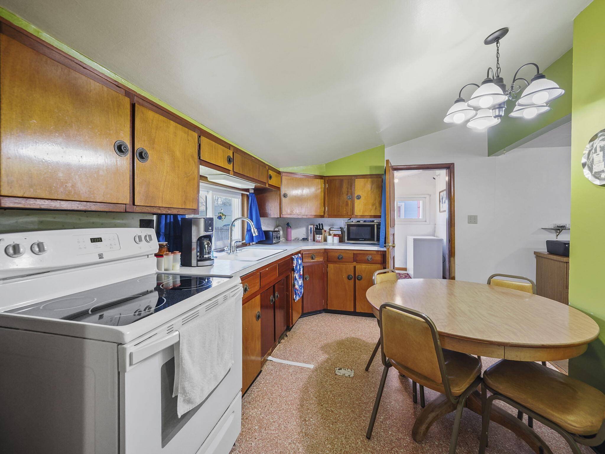 Manistee, MI 49660,176 Lincoln Street