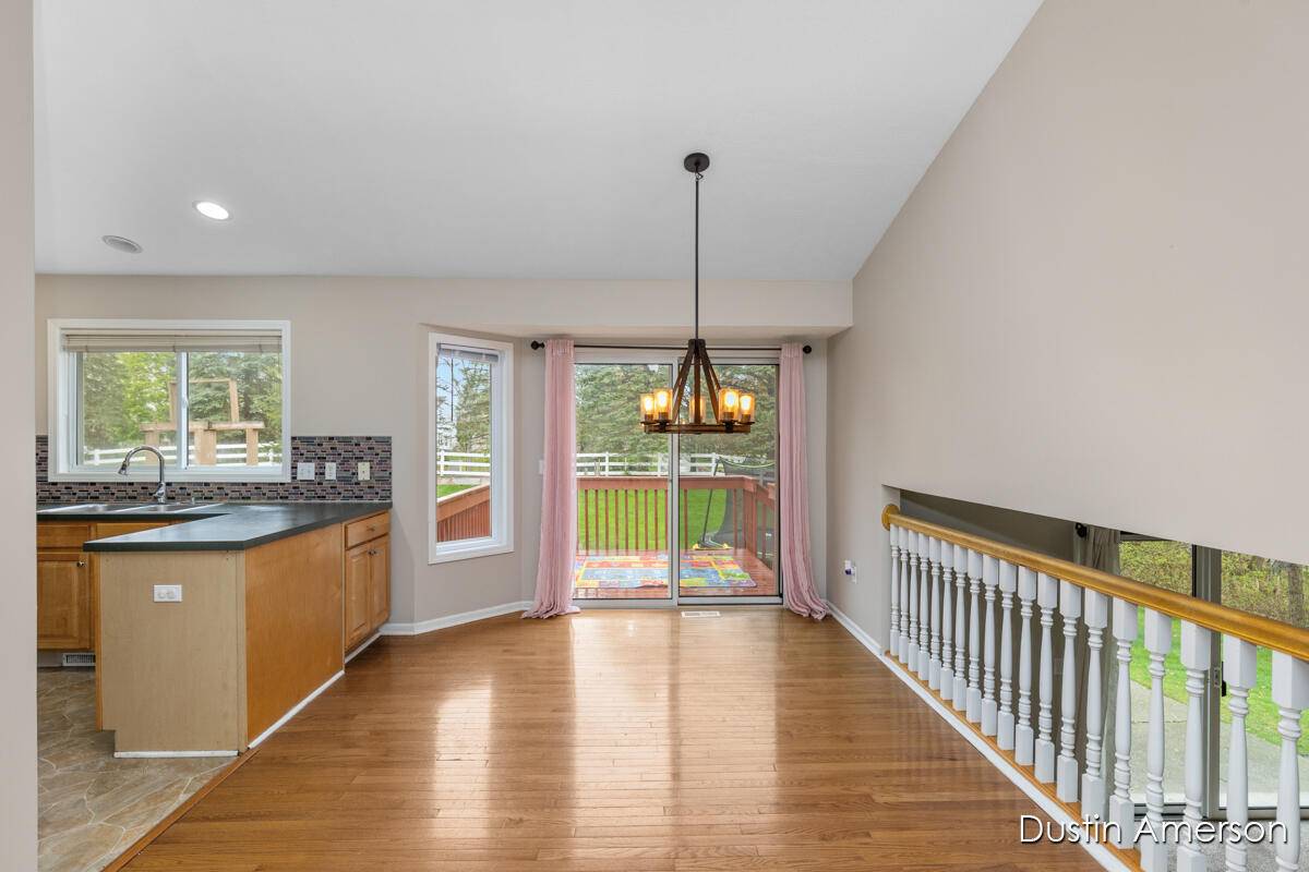Grand Rapids, MI 49512,3675 W Grove SE Court