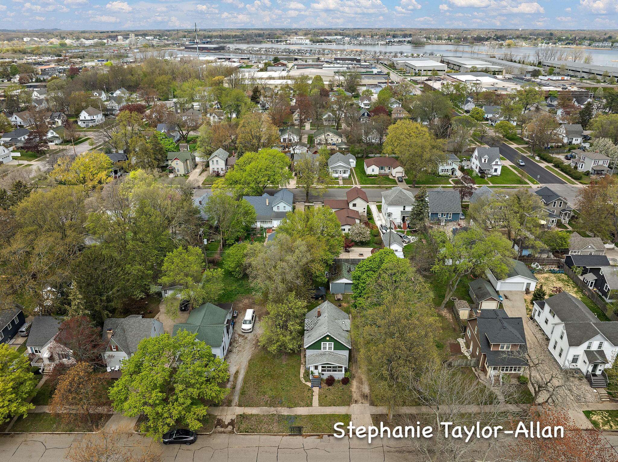 Grand Haven, MI 49417,1229 Franklin Avenue