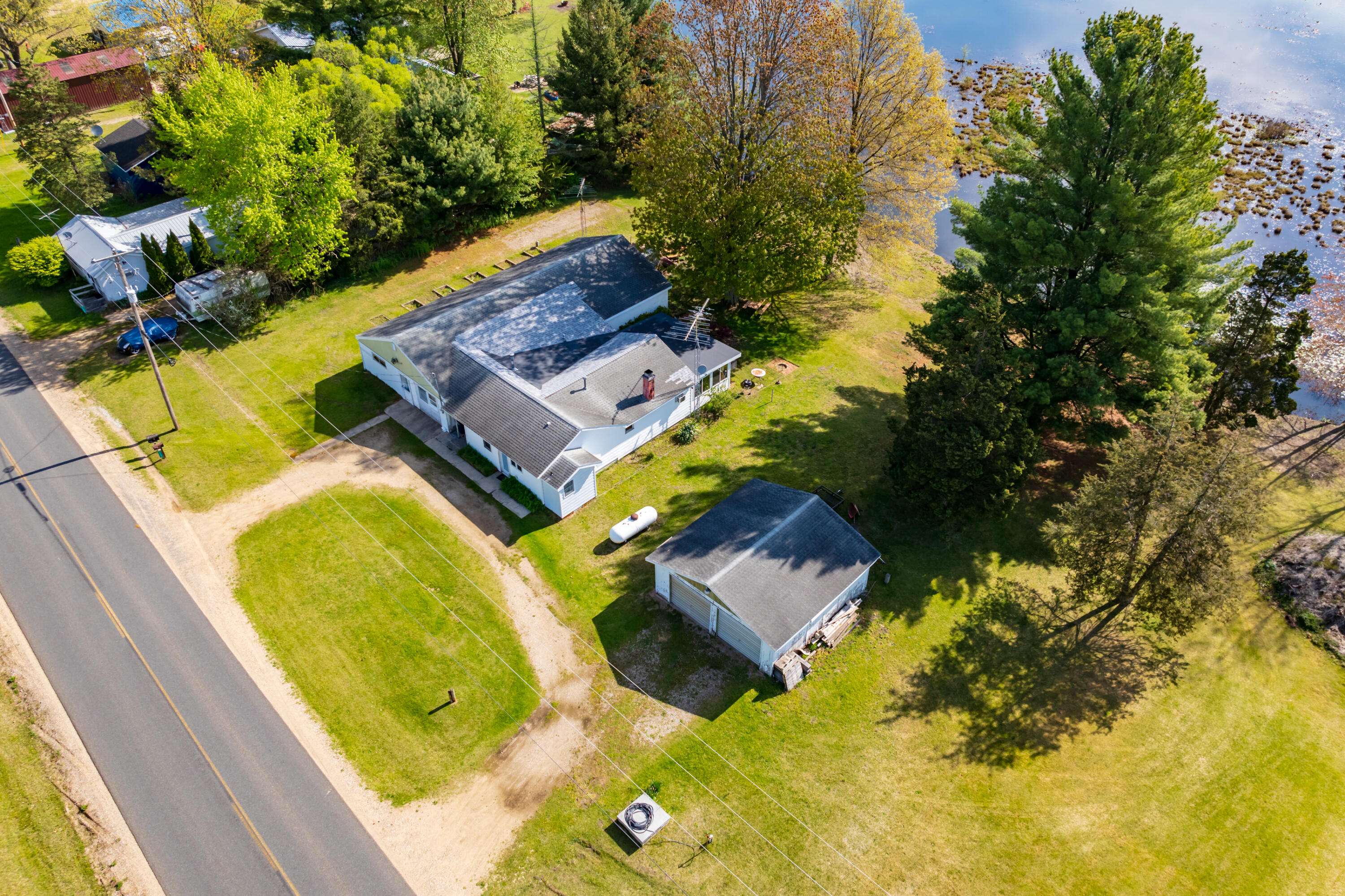 Grand Junction, MI 49056,11131 County Road 215