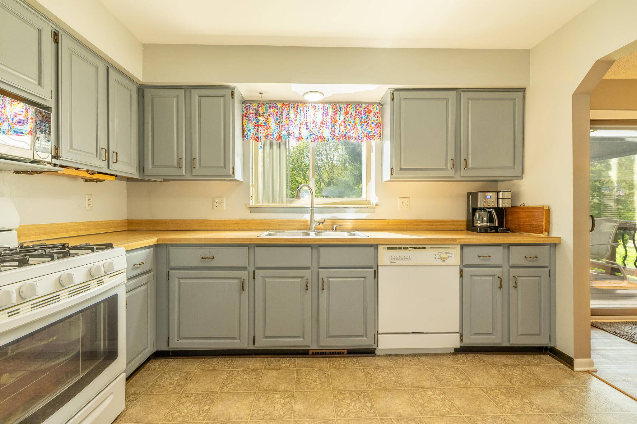 Pinckney, MI 48169,11926 Neil Street