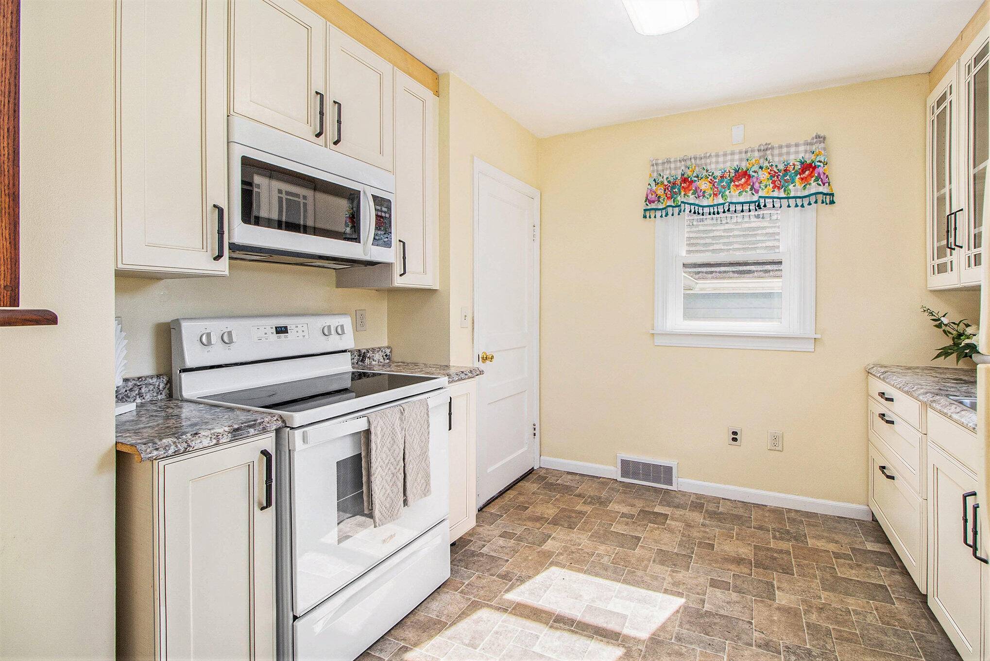 Lawton, MI 49065,606 E 2nd Street