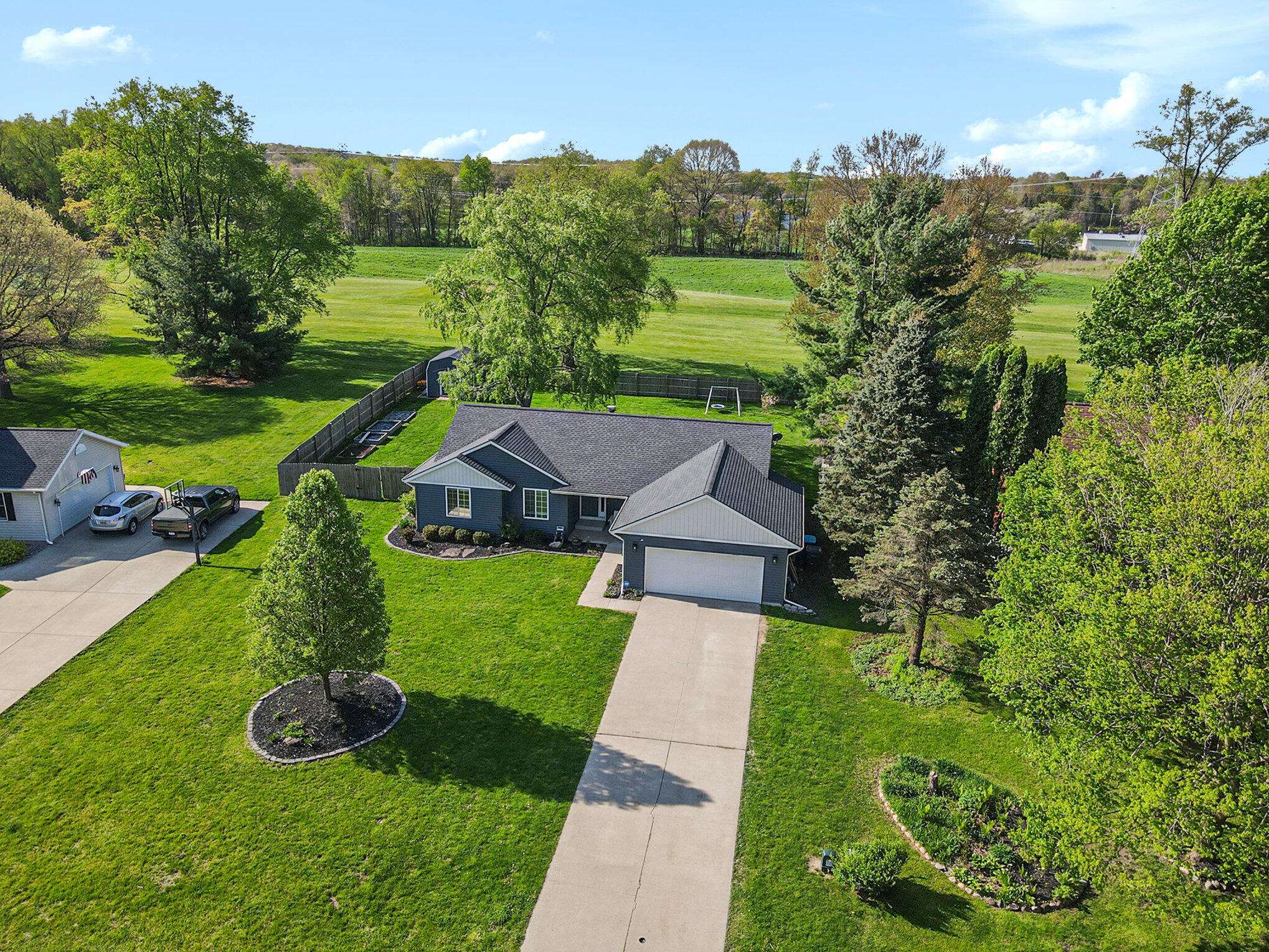 Plainwell, MI 49080,170 Country Club Boulevard
