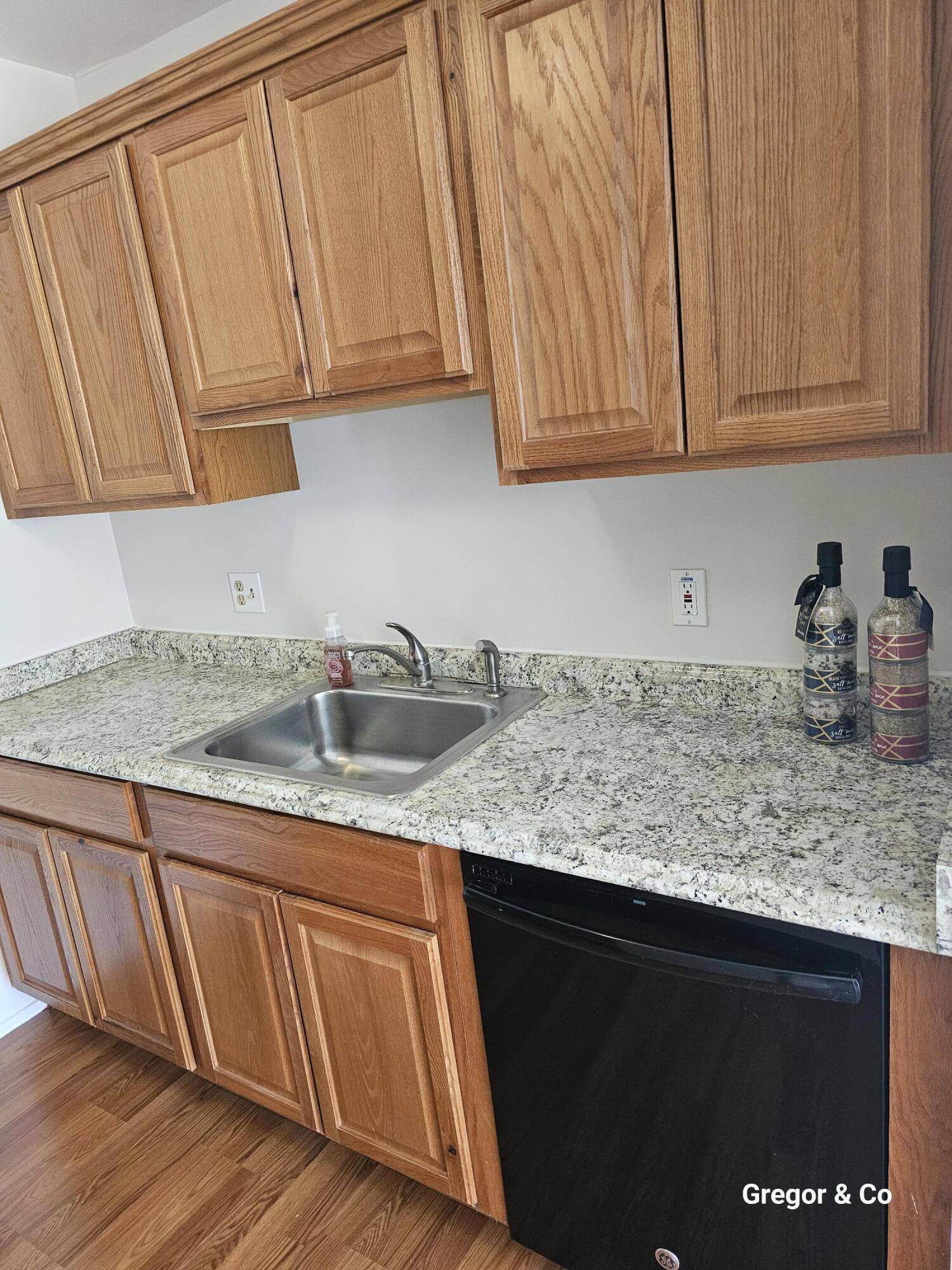 Ann Arbor, MI 48103,1215 S Maple Road #203