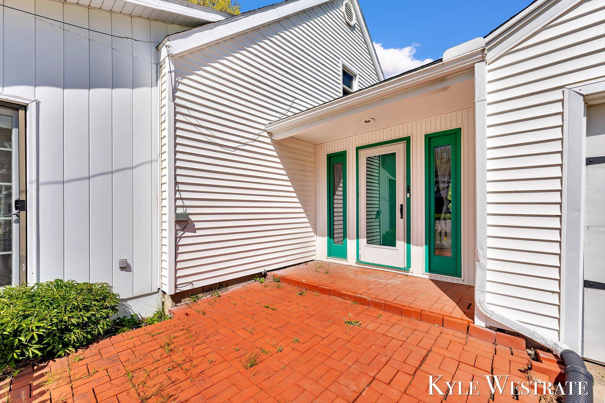 Edmore, MI 48829,405 S 1st Street