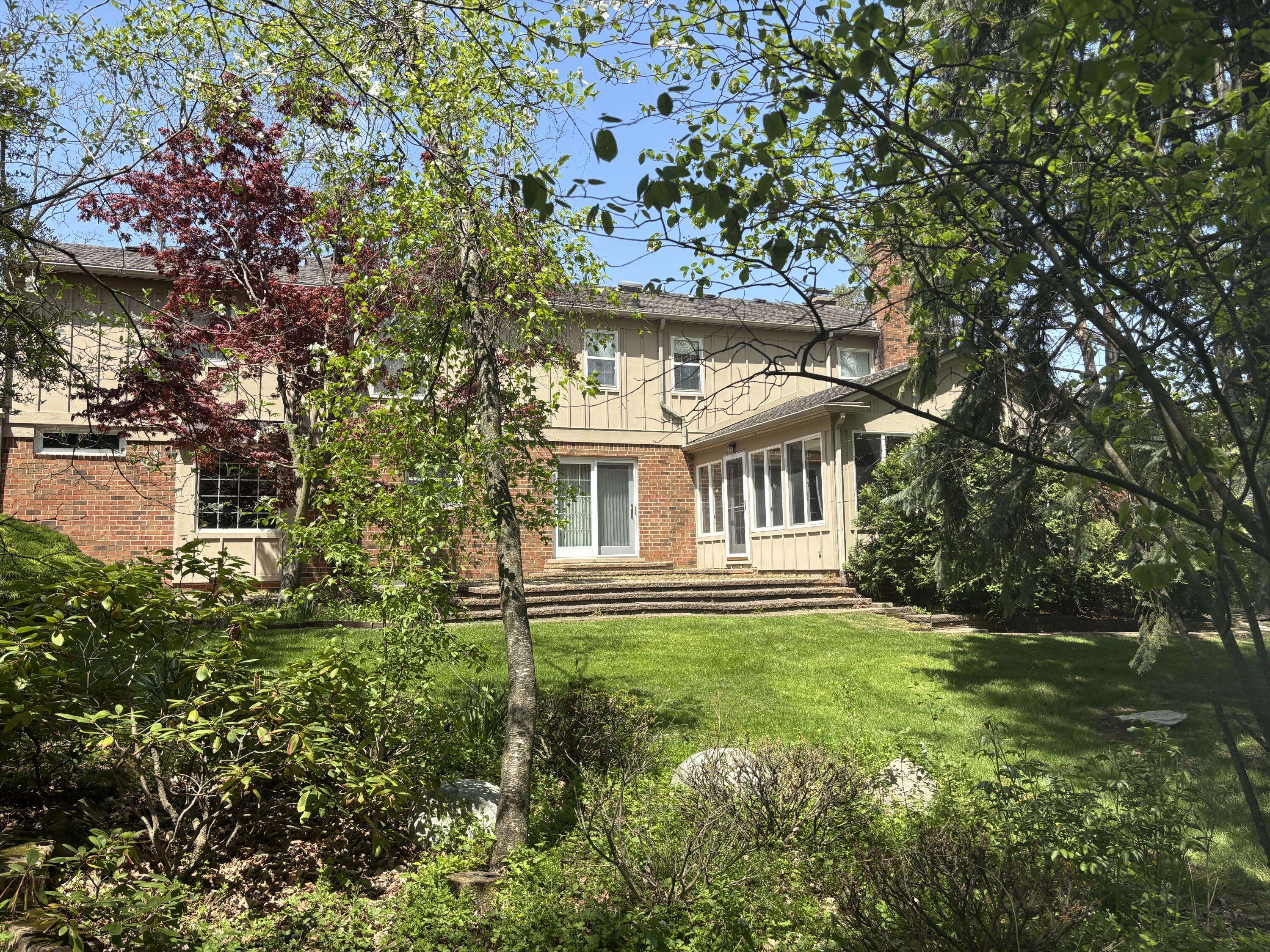 Bloomfield Hills, MI 48304,458 Steeple Chase Court