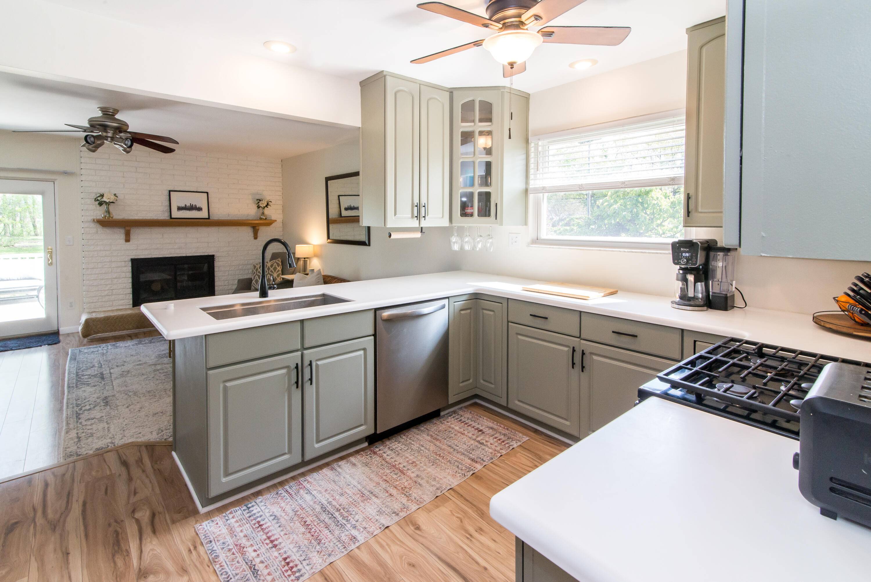 Livonia, MI 48154,28166 Acacia Street