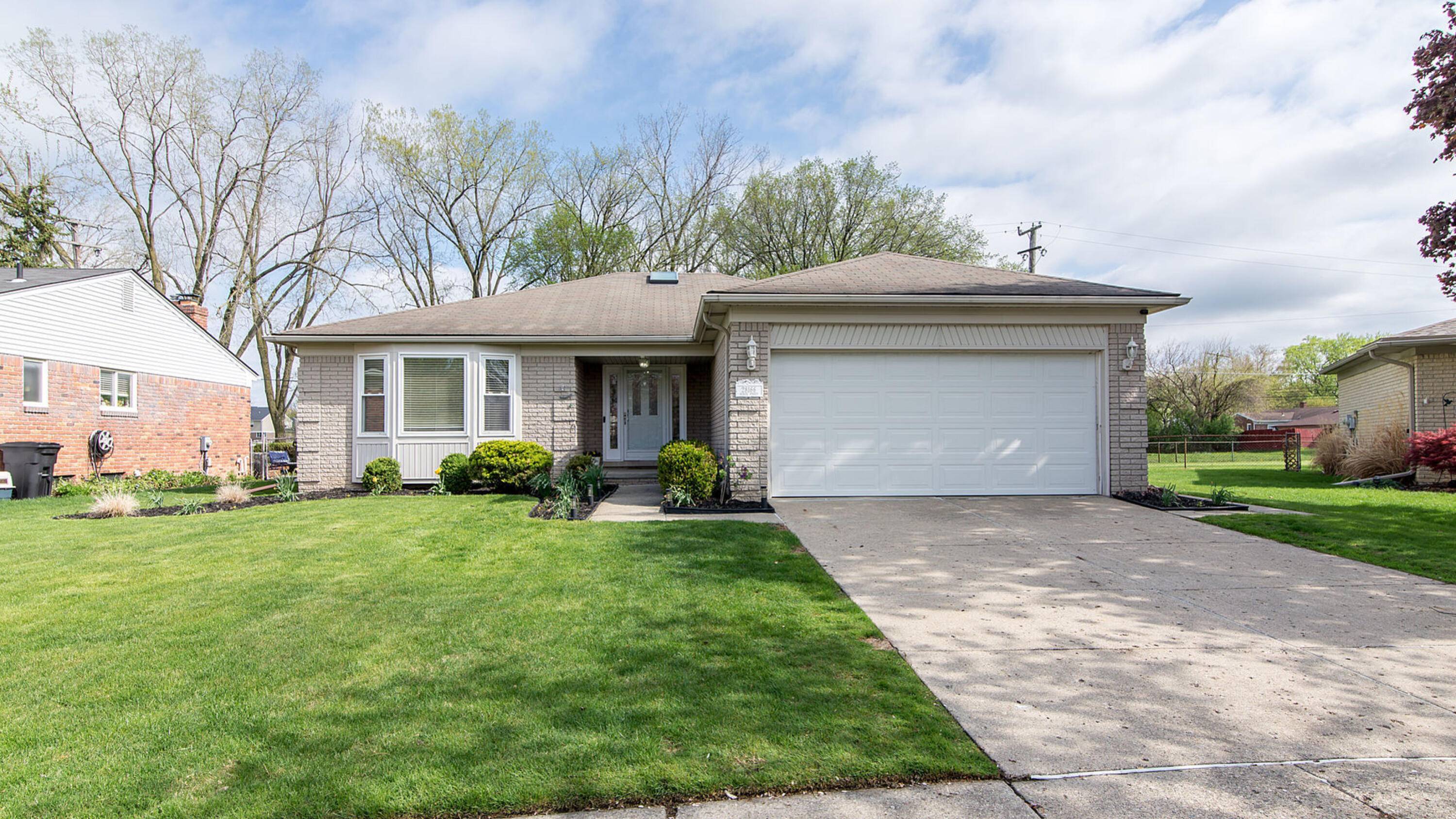 Livonia, MI 48154,28166 Acacia Street