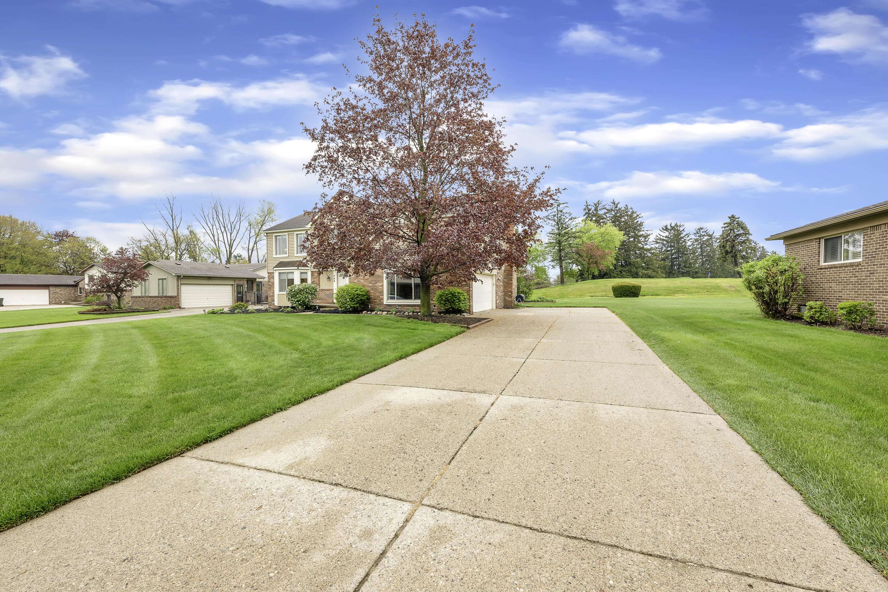 Rochester Hills, MI 48307,744 Lockmoore Court
