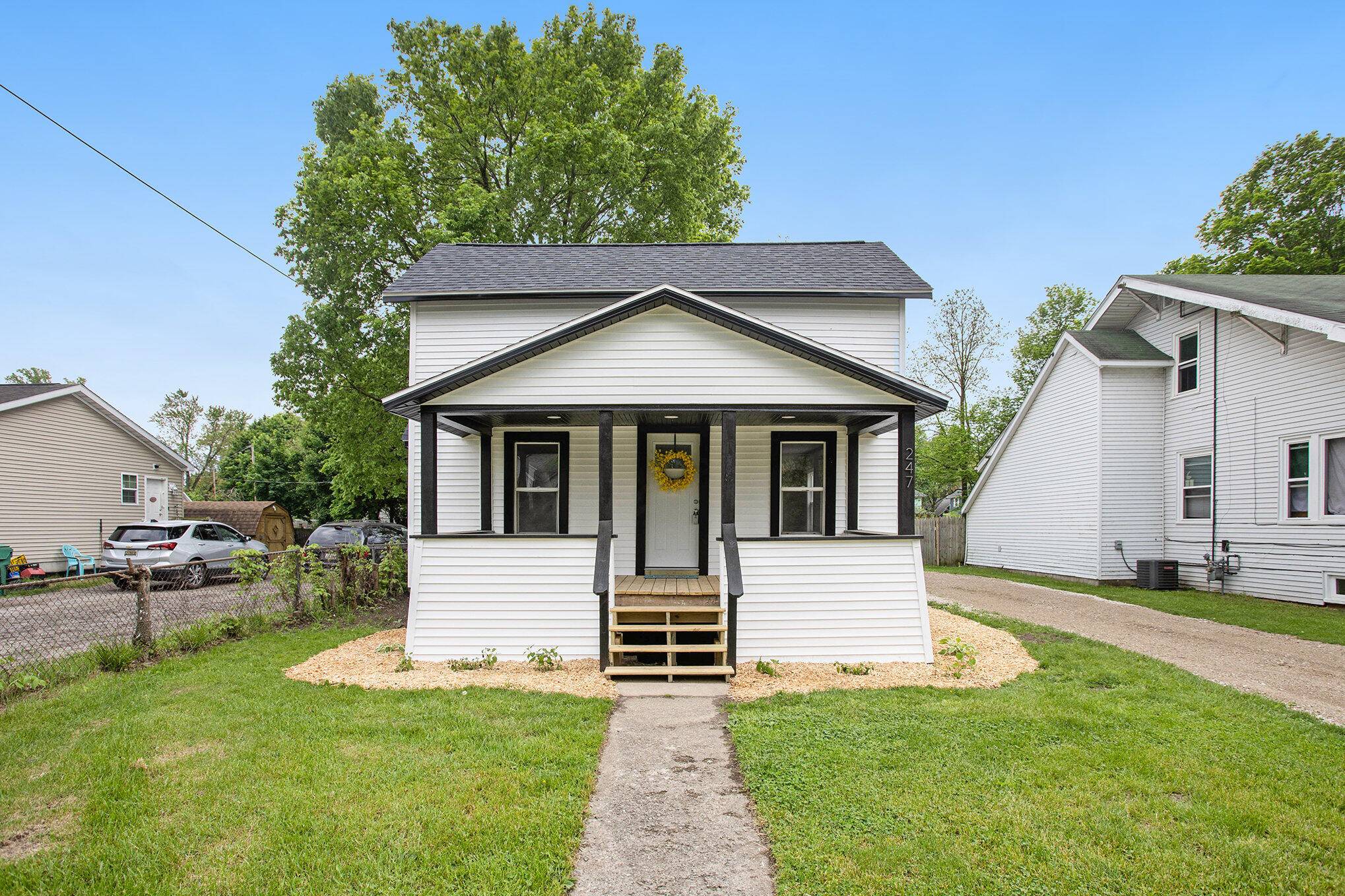 Three Rivers, MI 49093,247 E Michigan Avenue