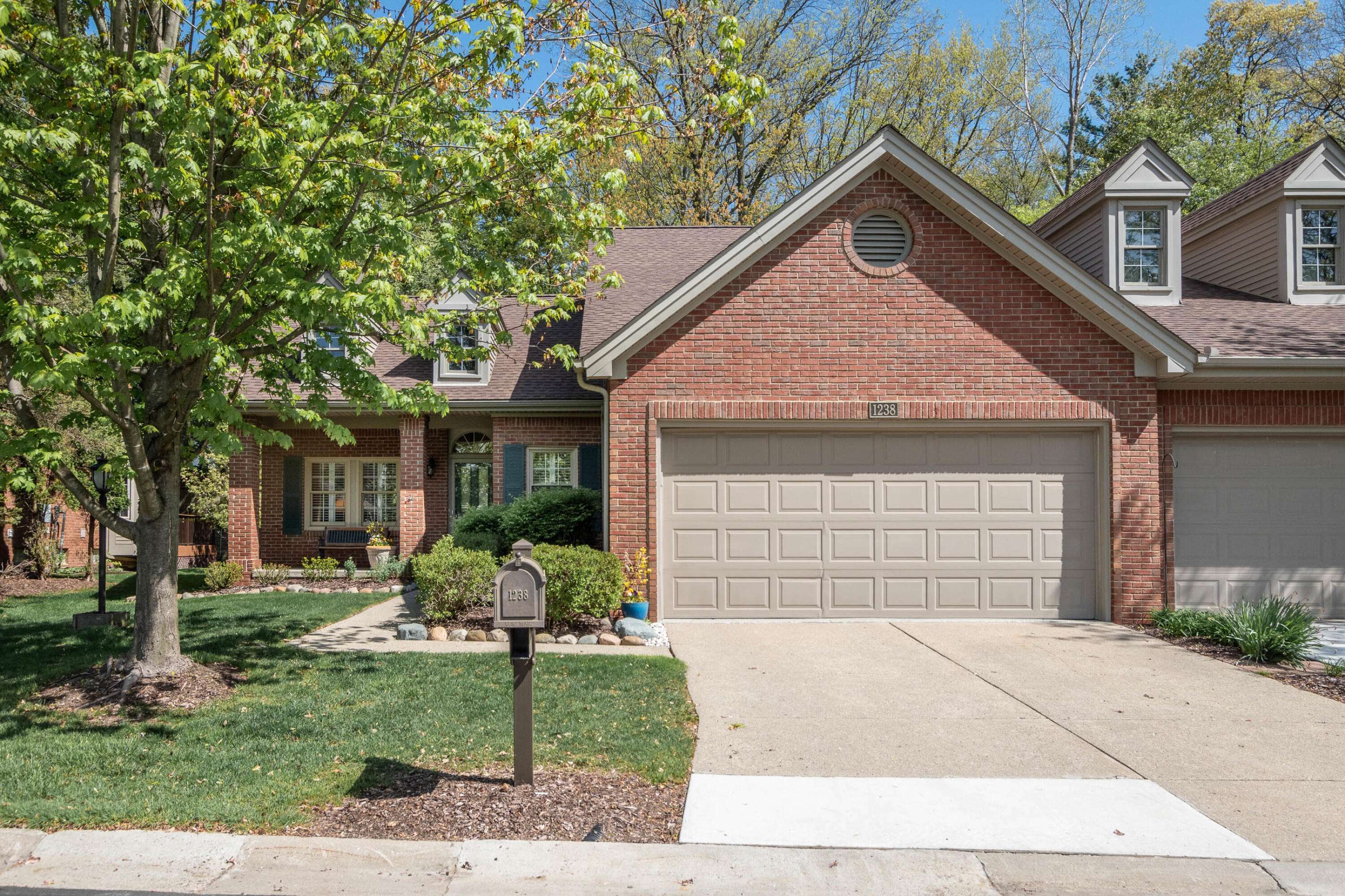 Rochester Hills, MI 48309,1238 Valley Circle