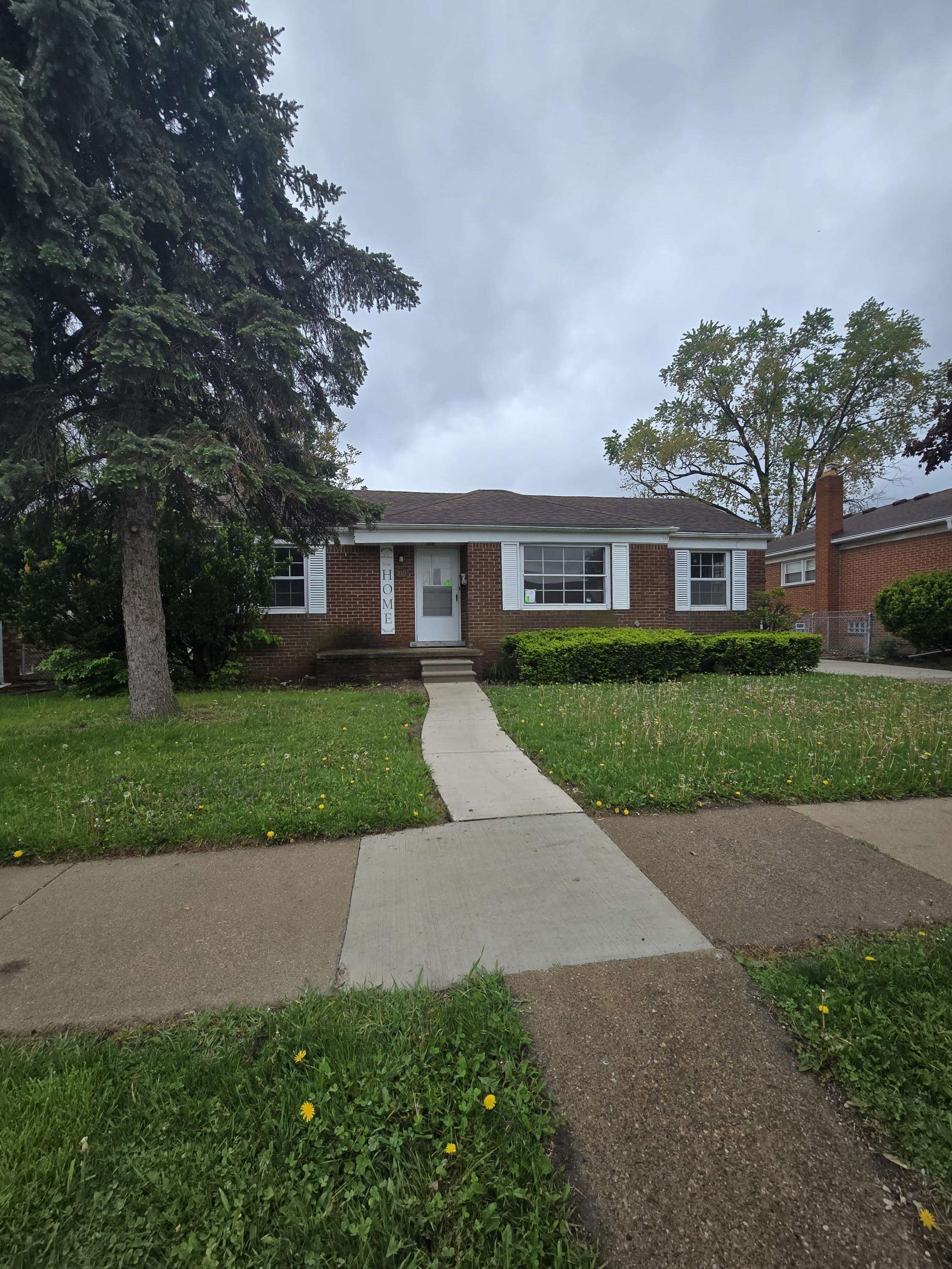Lincoln Park, MI 48146,915 Cleophus Parkway
