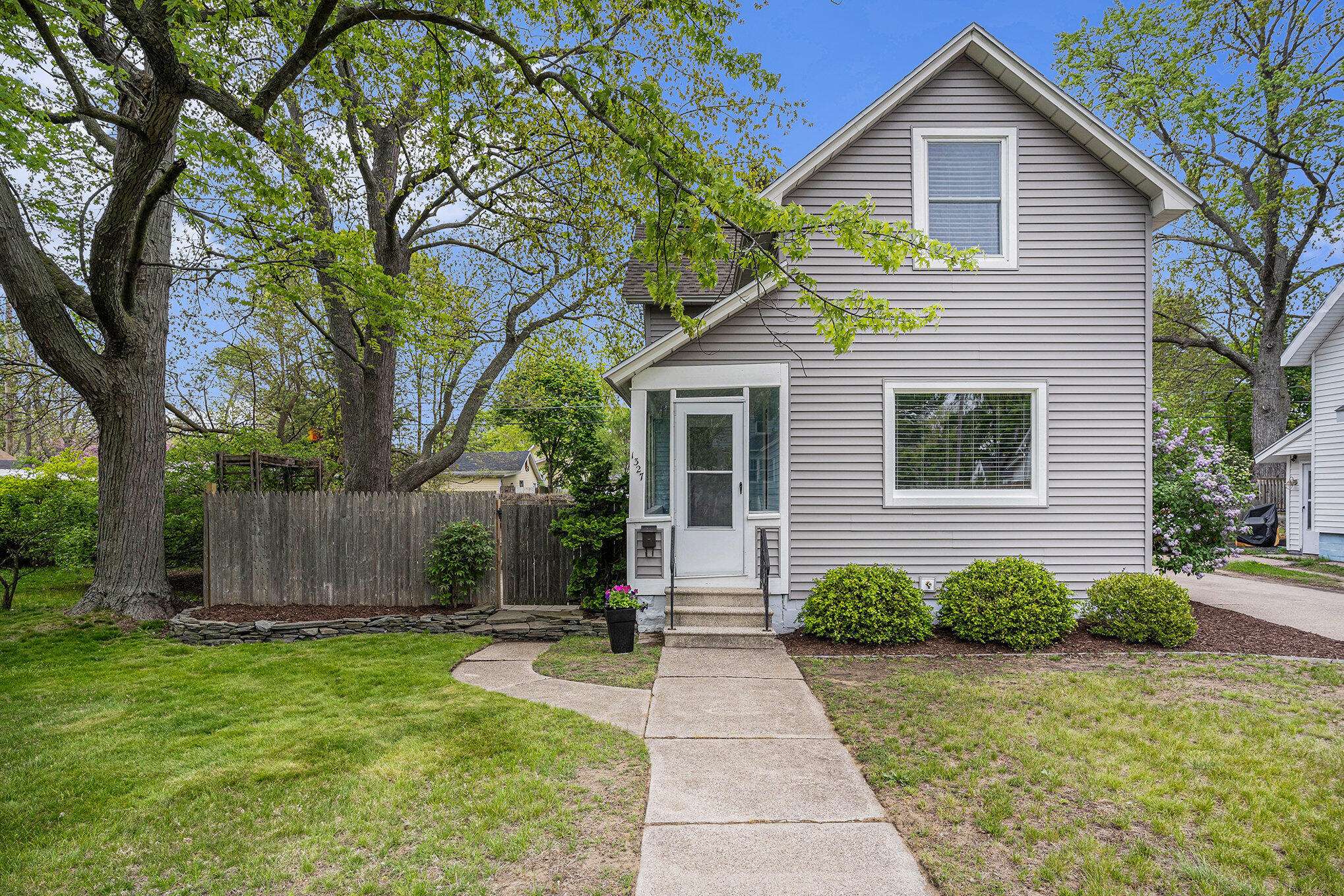 Grand Haven, MI 49417,1327 Pennoyer Avenue