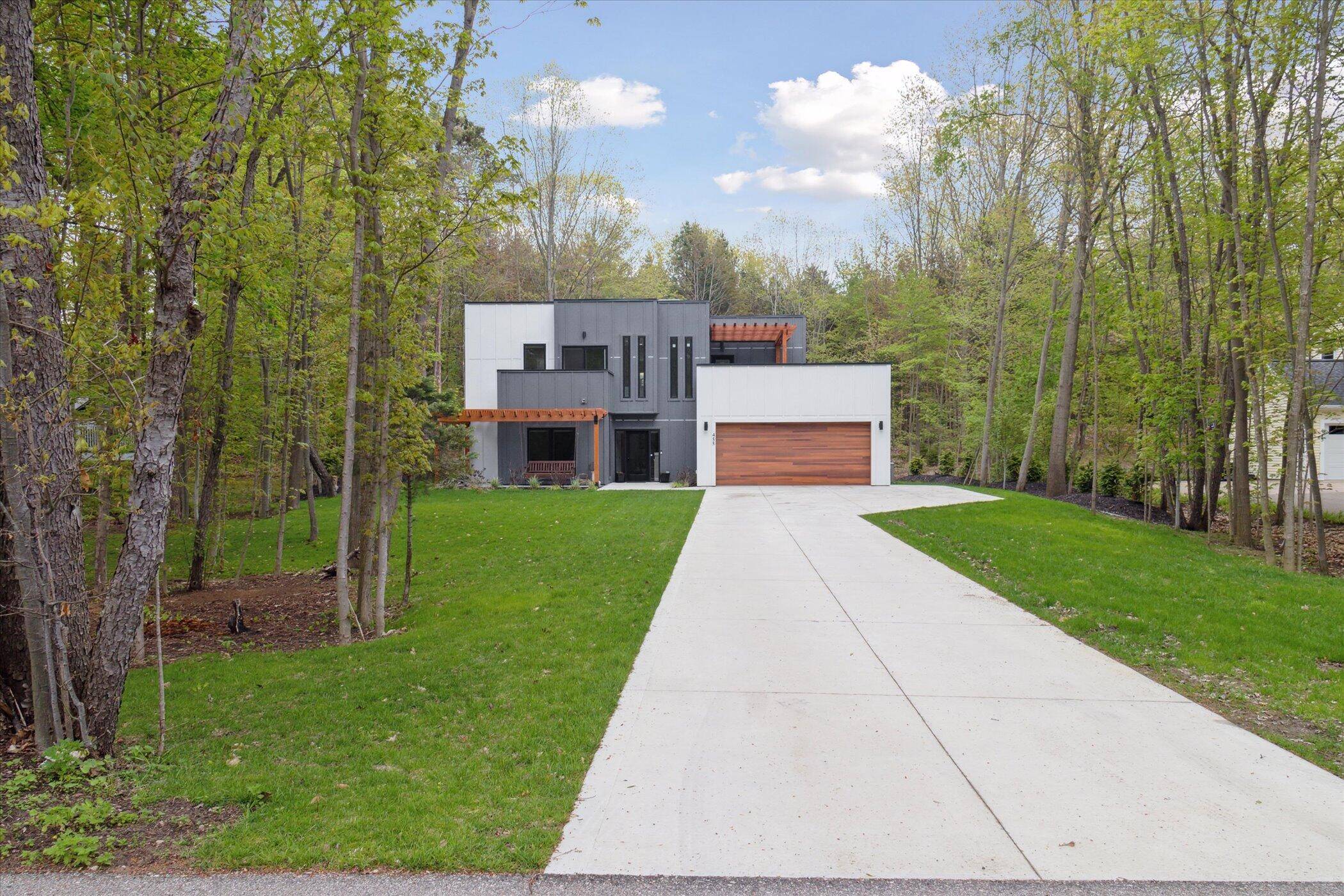 Holland, MI 49424,455 N Lakeshore Drive