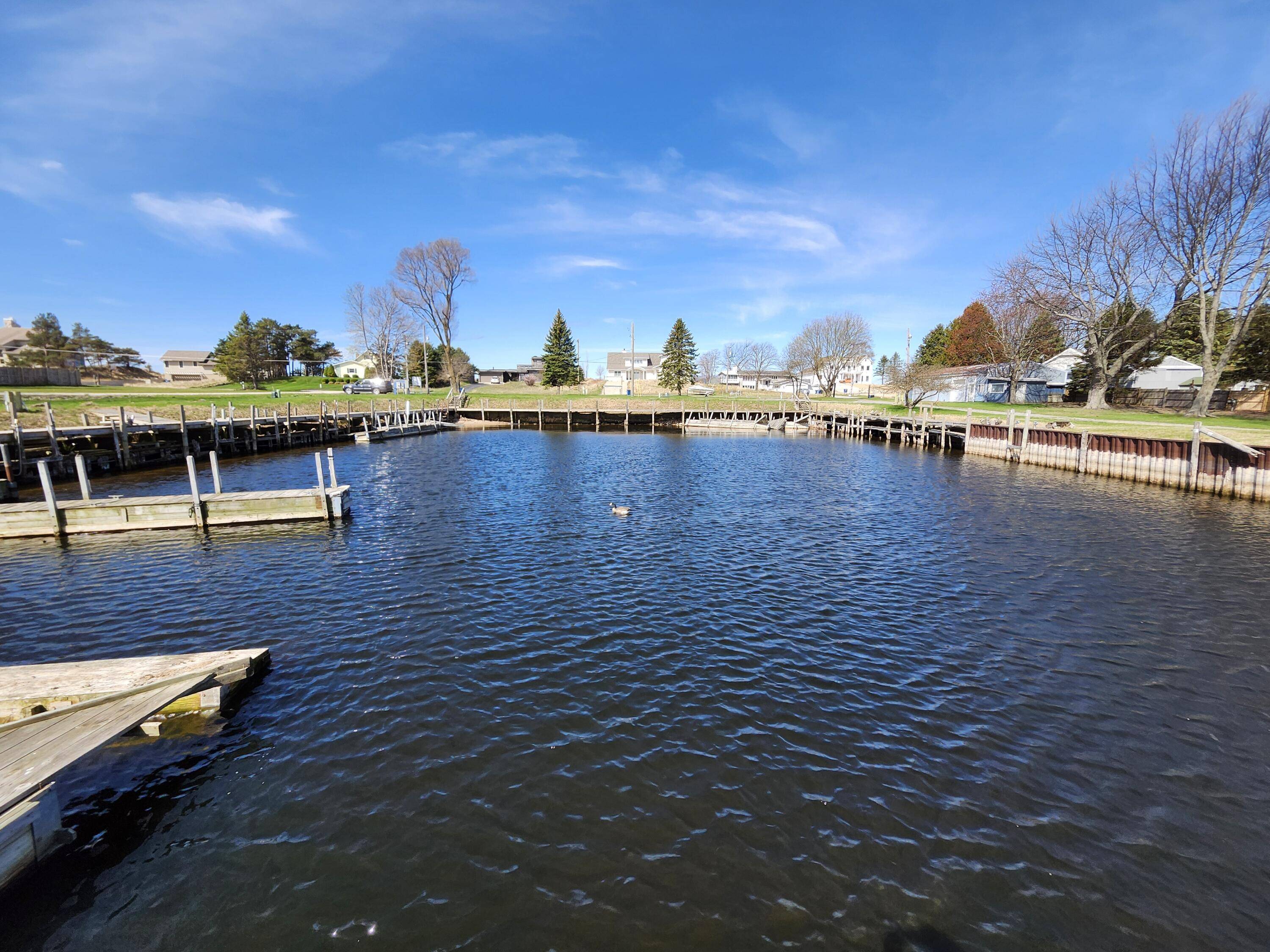 Ludington, MI 49431,846 S Lakeshore Drive #2
